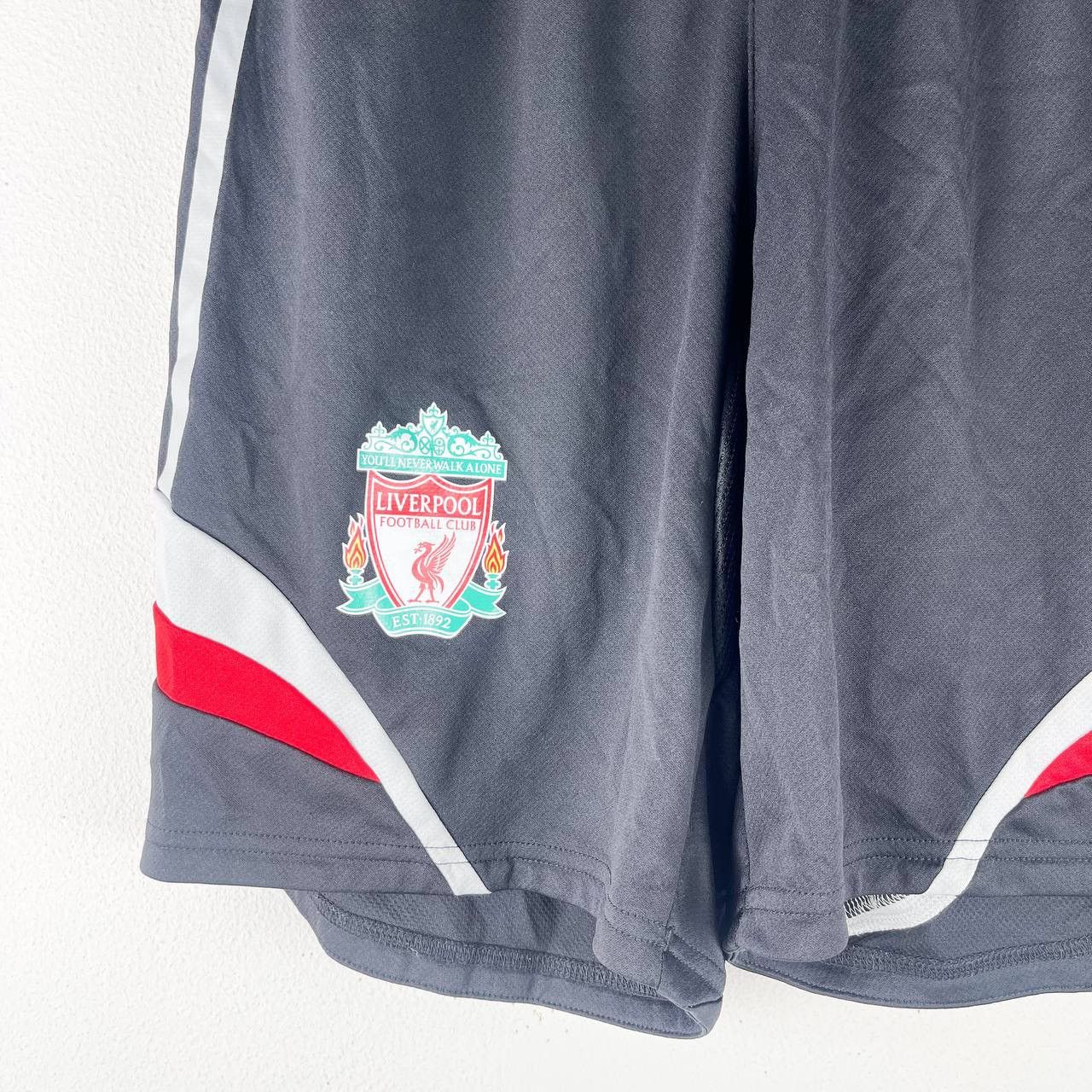 Adidas Adidas shorts Liverpool Size US 36 / EU 52 - 2 Thumbnail