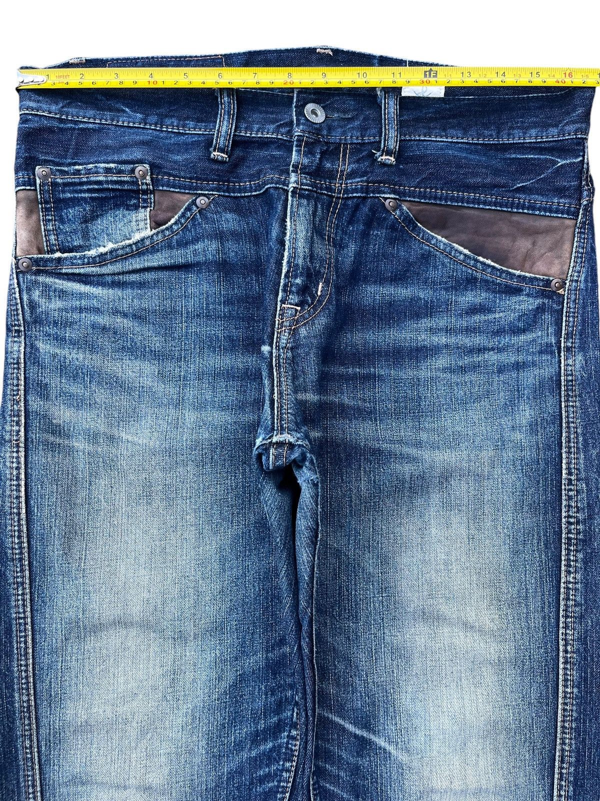 Designer × Nepenthes × URBAN RESEARCH DOORS Vintage Urban Research Blue Monark Frayed Leg Straight Jeans Size US 32 / EU 48 - 13 Thumbnail