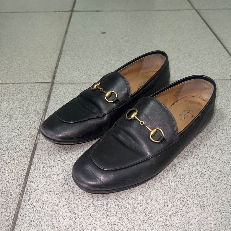 Gucci Gucci Black Leather Slip-On Loafers for Women 0079 Size US 6 / IT 36 - 1 Thumbnail