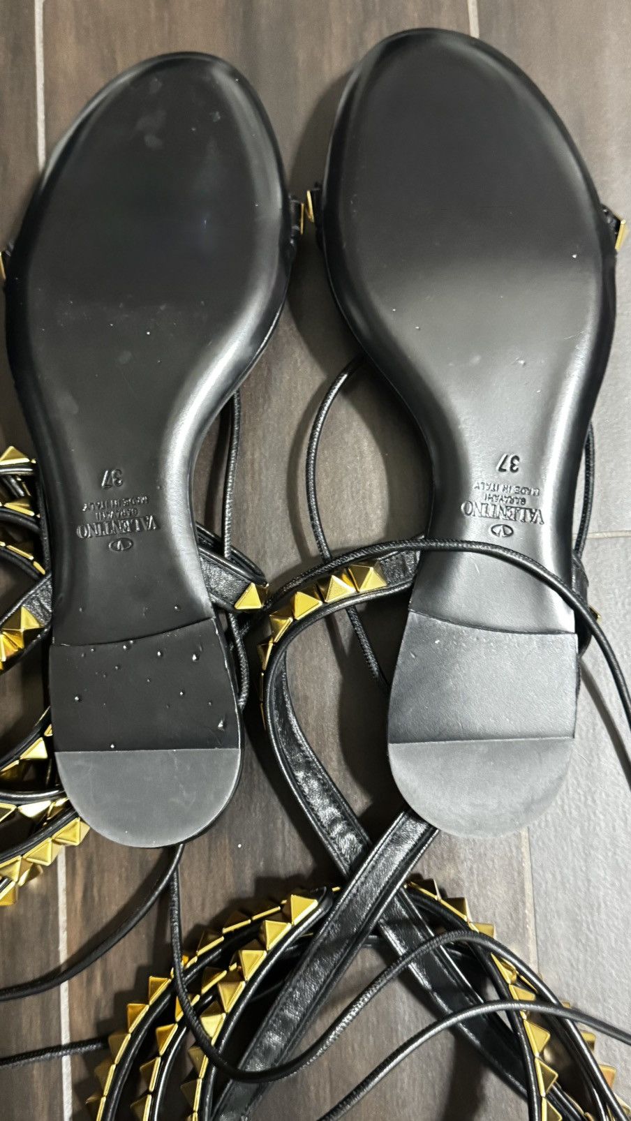 Valentino Valentino Garavani Black and Gold Sandals Size US 7 / IT 37 - 2 Thumbnail