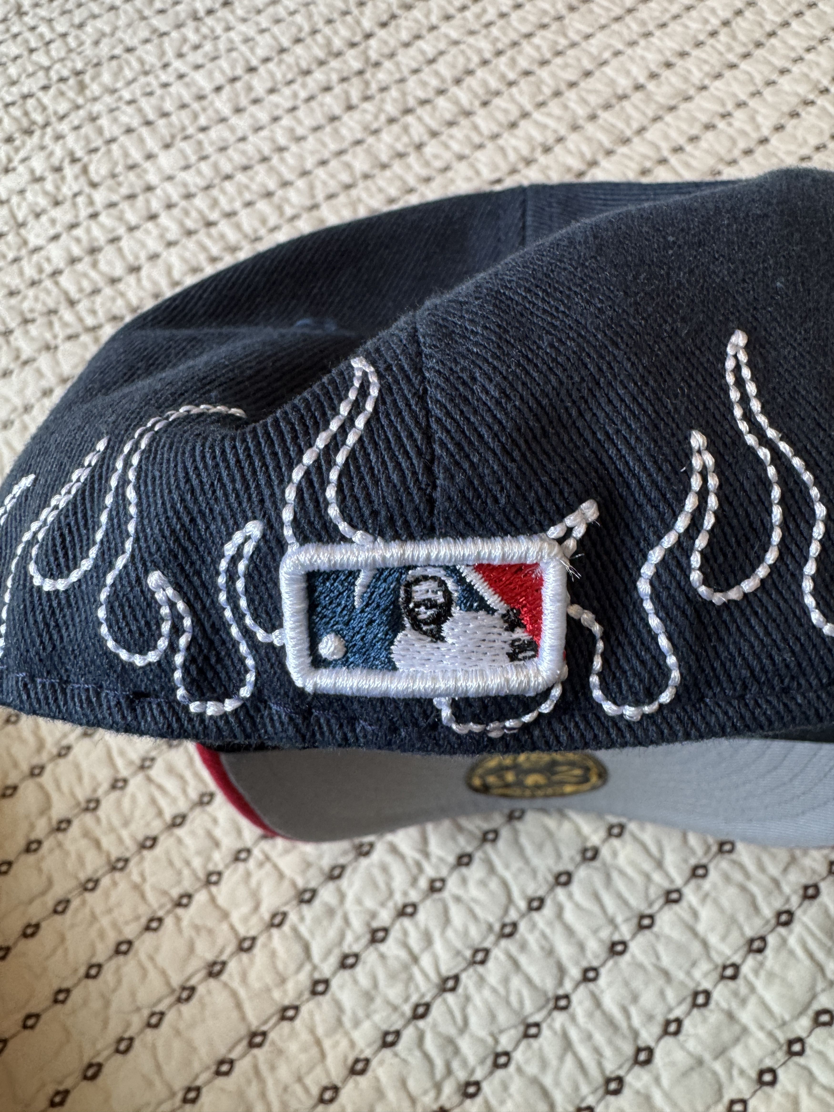 New Era LOSO NYC NEW YORK YANKEES FITTED HAT 7 3/8 (58.7 CM) Size 32 - 6 Thumbnail