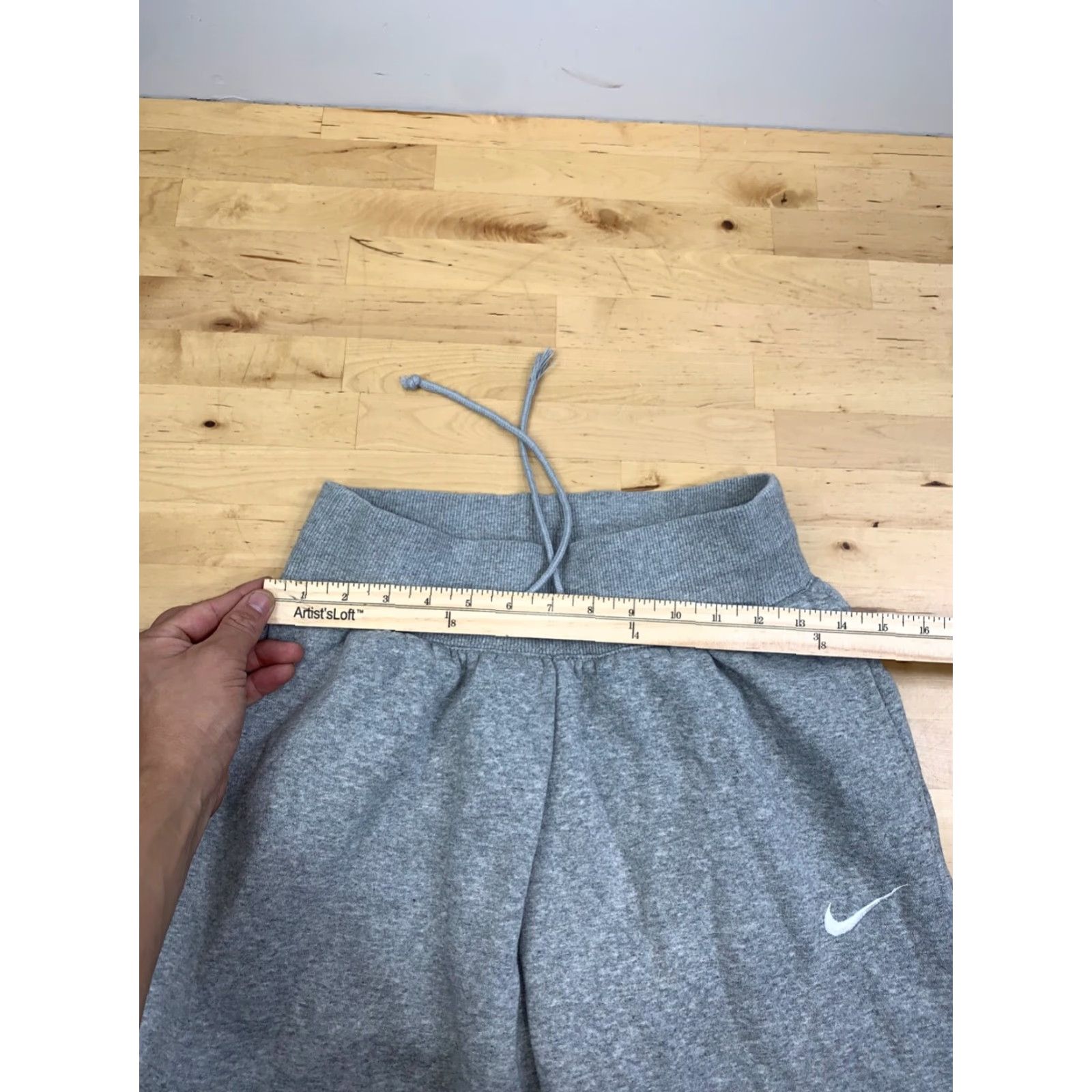 Nike Nike Fleece Joggers Womens XS Gray Activewear Logo Athleisure Casual Pants Jogger 28in Inseam Womens CSS? Size 26" / US 2 / IT 38 - 4 Thumbnail