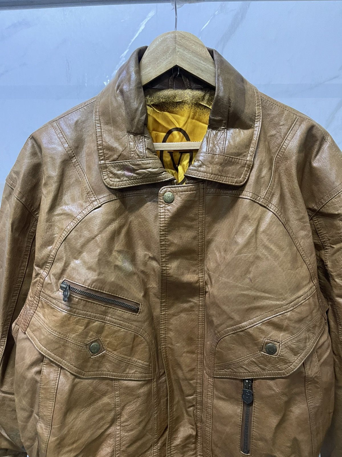 Gianni Valentino 🔥Vintage Gianni Valentino Leather Jacket Big Spellout Logo🔥 Size US M / EU 48-50 / 2 - 2 Thumbnail