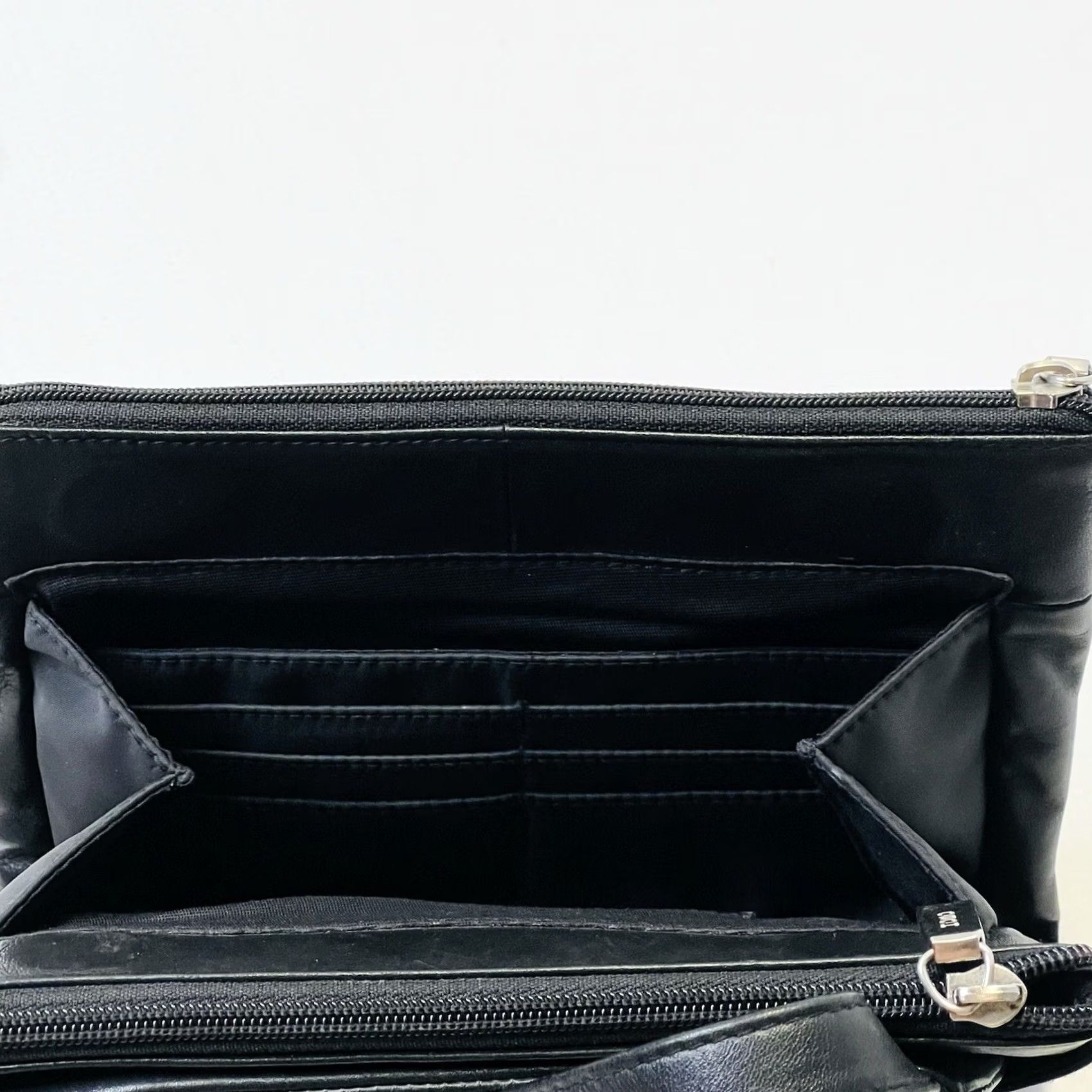 Vintage Hobo International Crossbody Bag Black Leather Small 9x8x3 Zip Pockets Lined Size ONE SIZE - 7 Thumbnail