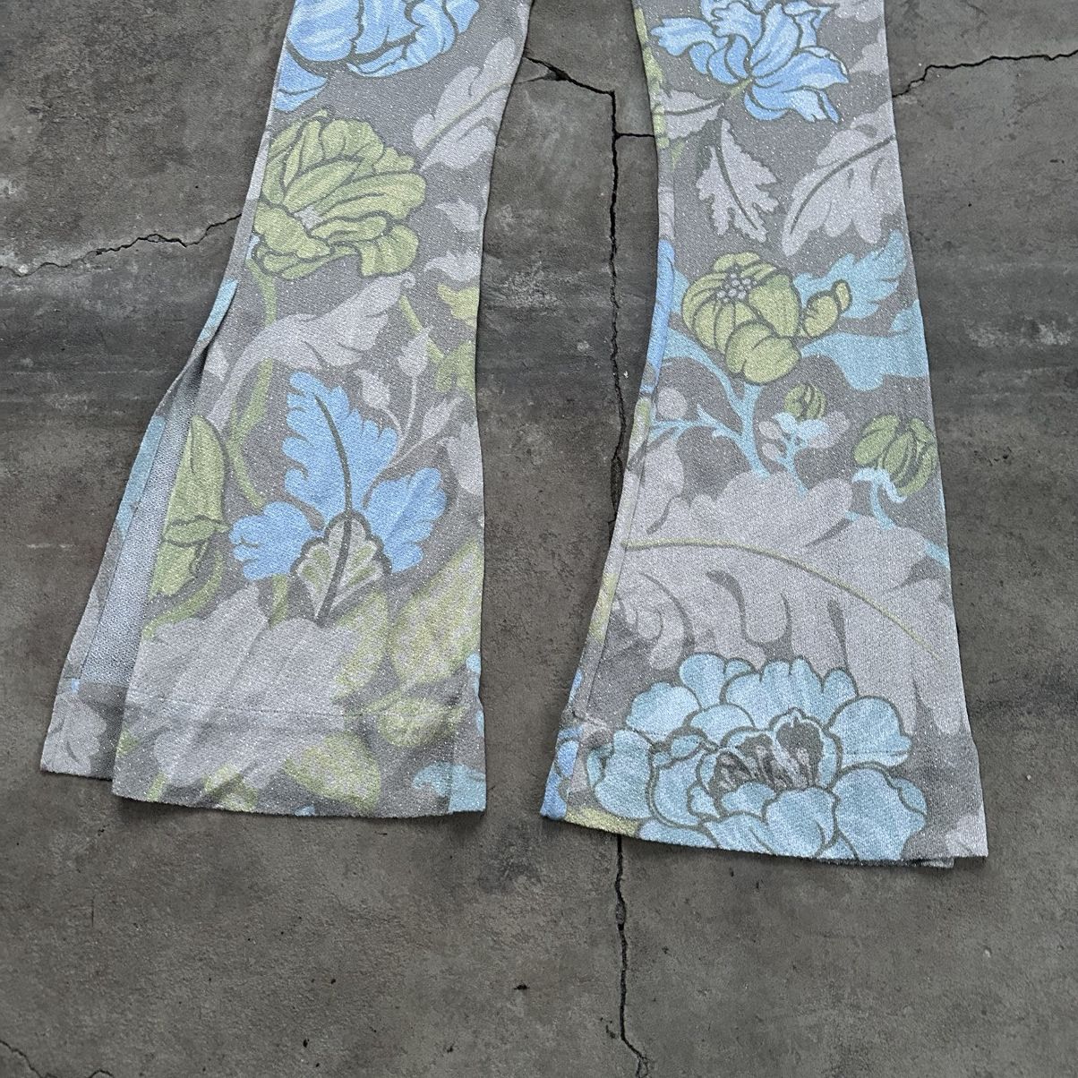 Acne Studios Acne Studio Floral print viscose Flared Trousers Size 26" / US 2 / IT 38 - 4 Thumbnail