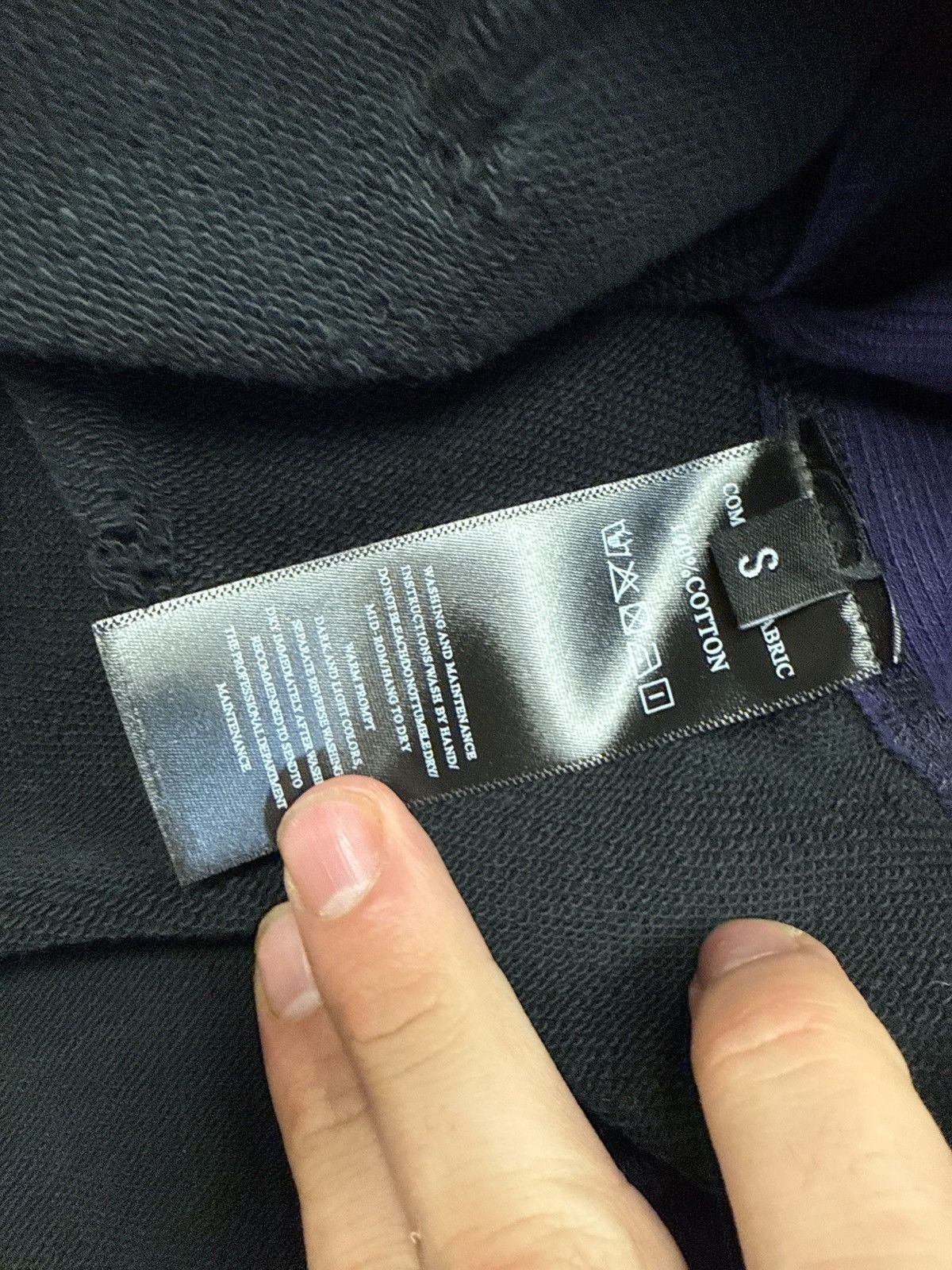 The GV Gallery The GV gallery raspberry hills crewneck black pink Size US S / EU 44-46 / 1 - 3 Thumbnail