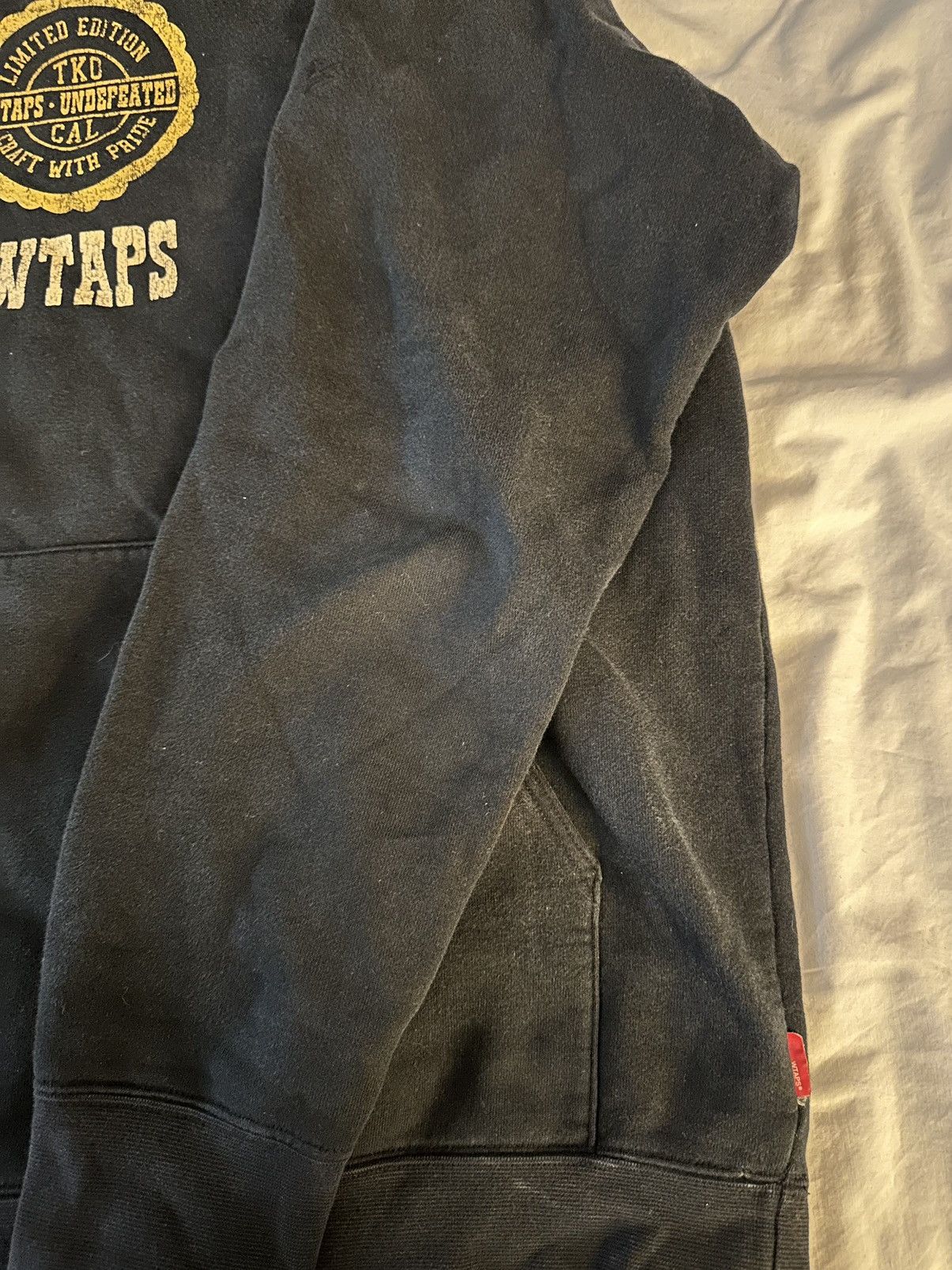 Undefeated × Wtaps Undefeated x Wtaps Vintage Black Hoodie Size US L / EU 52-54 / 3 - 3 Thumbnail