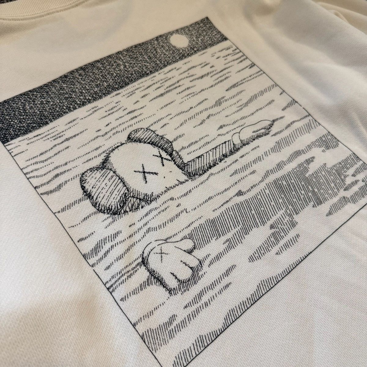 Kaws Uniqlo X Kaws Sweatshirt Size US M / EU 48-50 / 2 - 9 Thumbnail