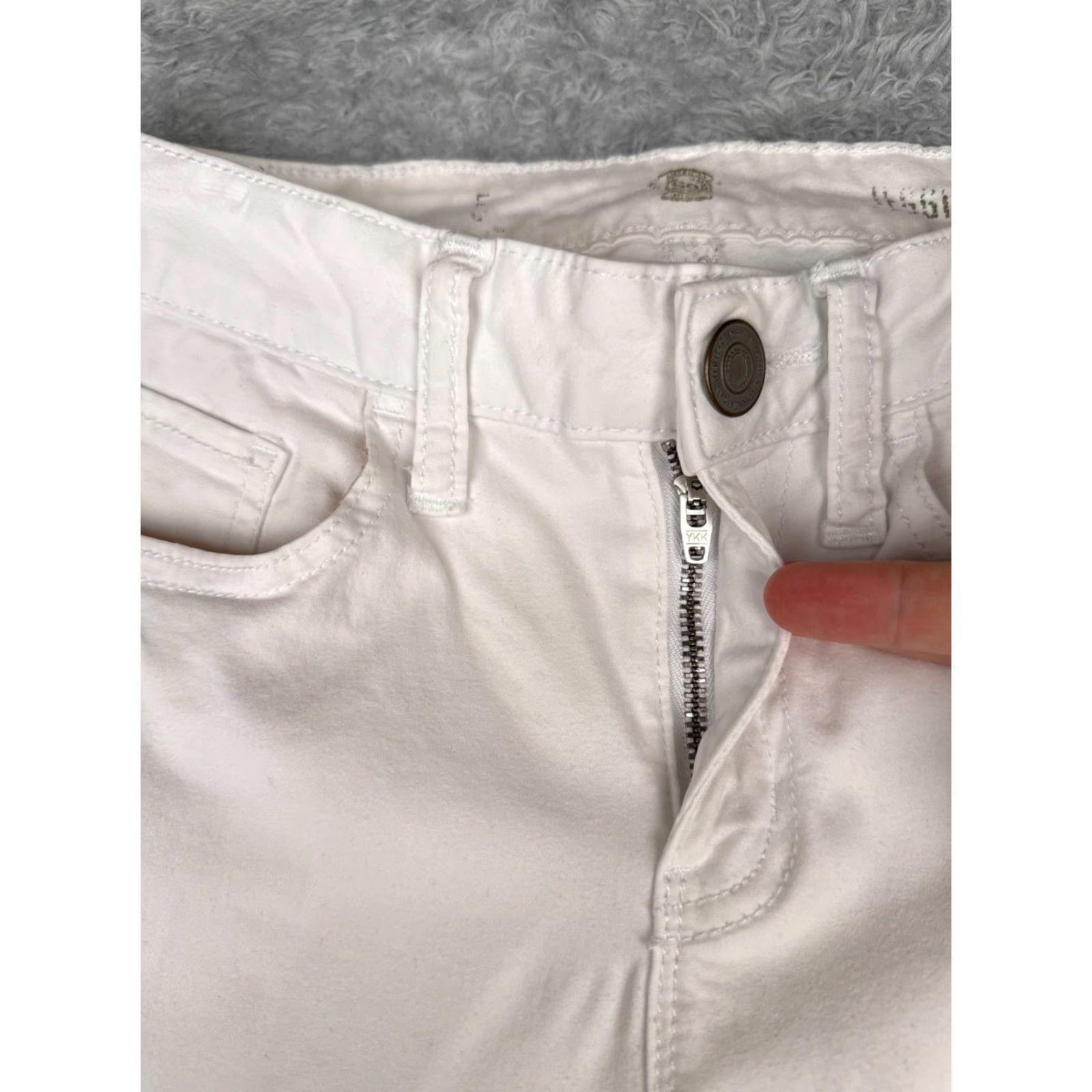 Vintage SO Jeans Juniors White Denim Jegging Low Rise 26x29 5 Pocket Cotton Blend Stretch Women Jeans 90s American Designer Vintage No Size 27" / US 4 / IT 40 - 5 Thumbnail