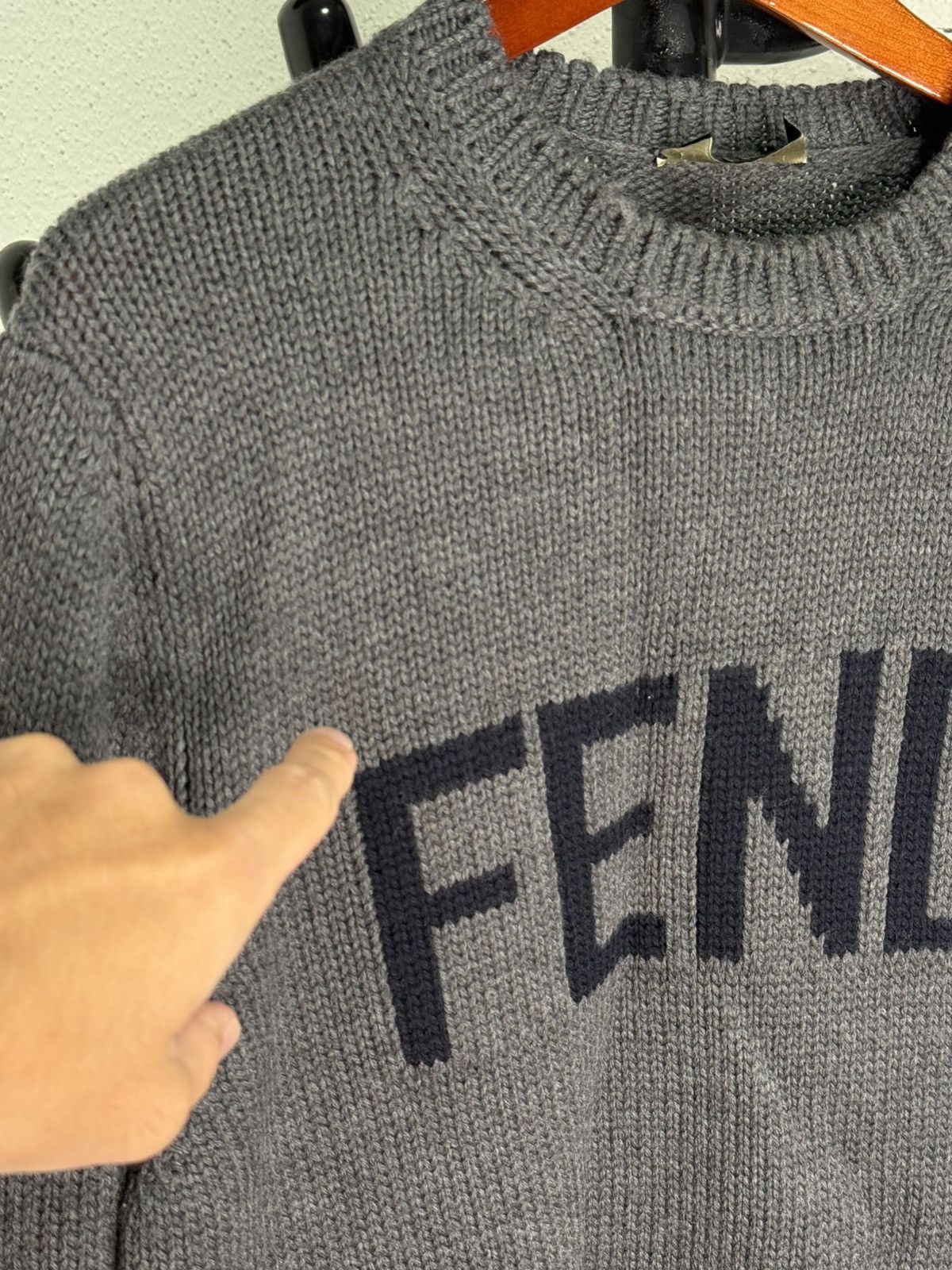 Fendi FENDI Logo Knitted Sweater Size US L / EU 52-54 / 3 - 2 Thumbnail