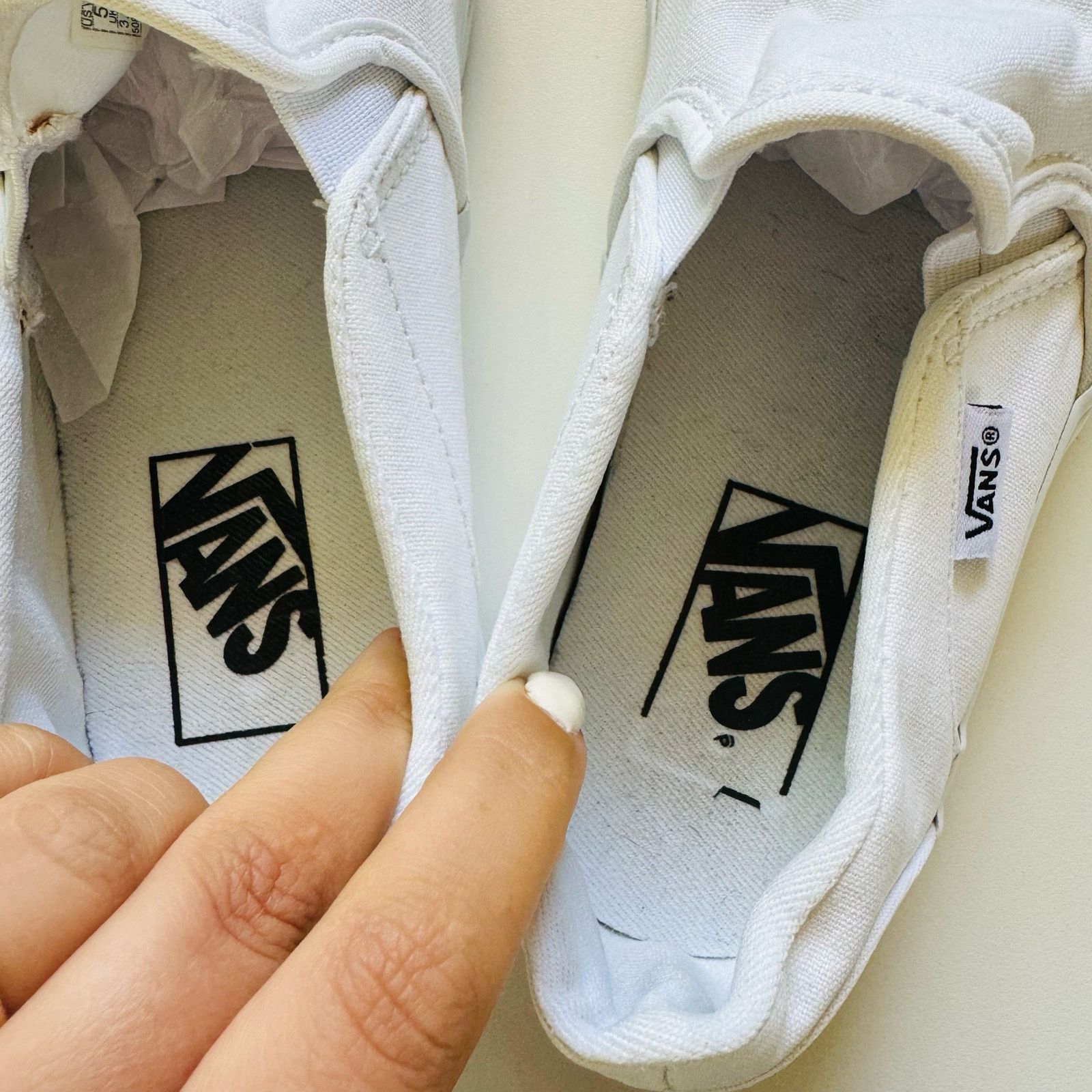 Vans VANS Classic Retro White Slip On Low Top Sneakers Shoes Size US 5.5 / IT 35.5 - 14 Thumbnail