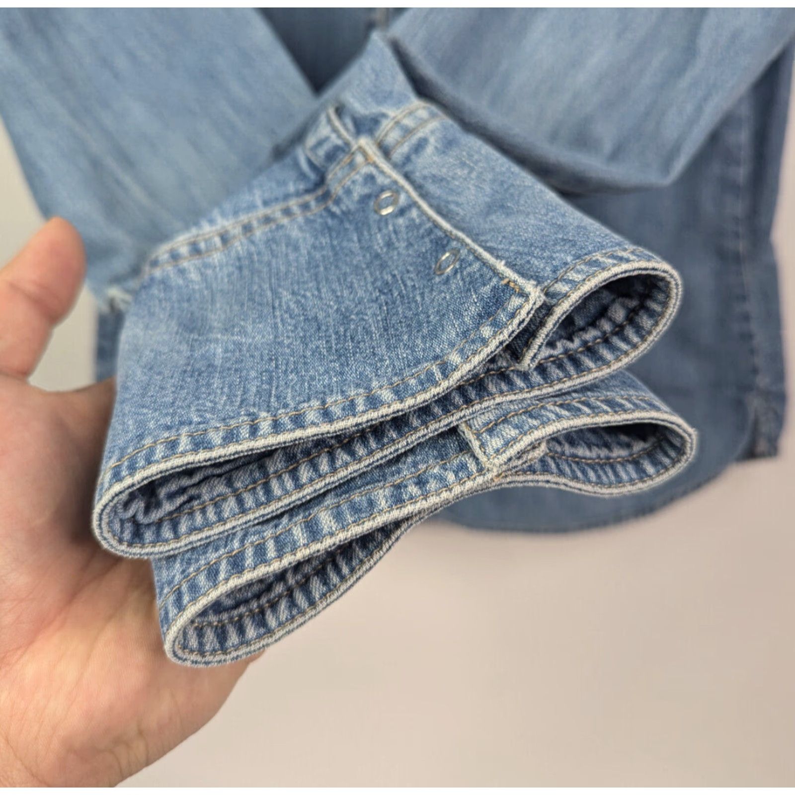 Old Navy VINTAGE Old Navy Denim Shirt Women L Blue Long Sleeve Snap Closure Collared Casual Western Basic 100% Cotton Shirt Womens Size Large Size L / US 10 / IT 46 - 2 Thumbnail