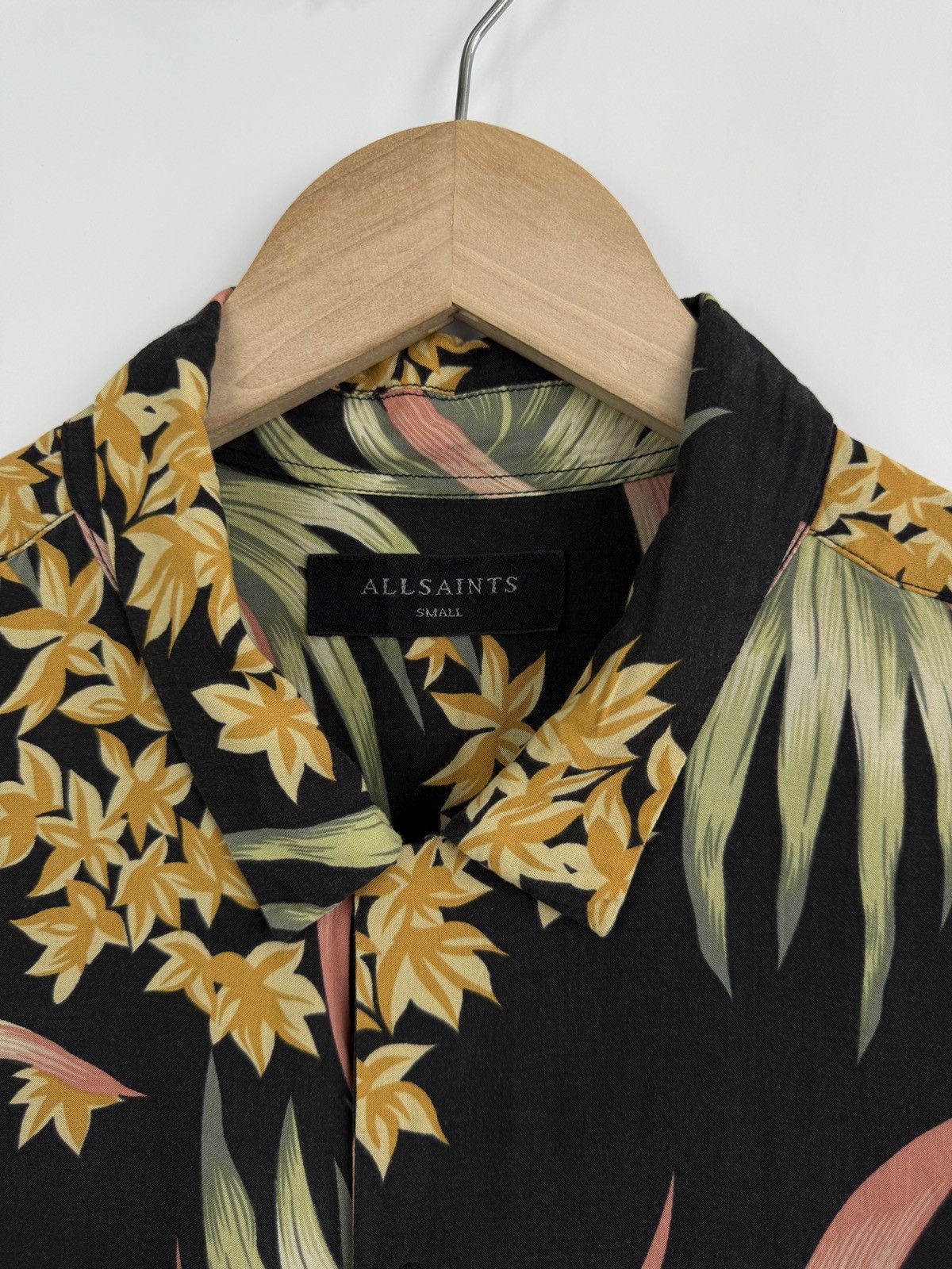 Allsaints 🇺🇸 Y2K Allsaints Floral Hawaiian Shirt Retro Retro Hype Size US S / EU 44-46 / 1 - 5 Thumbnail