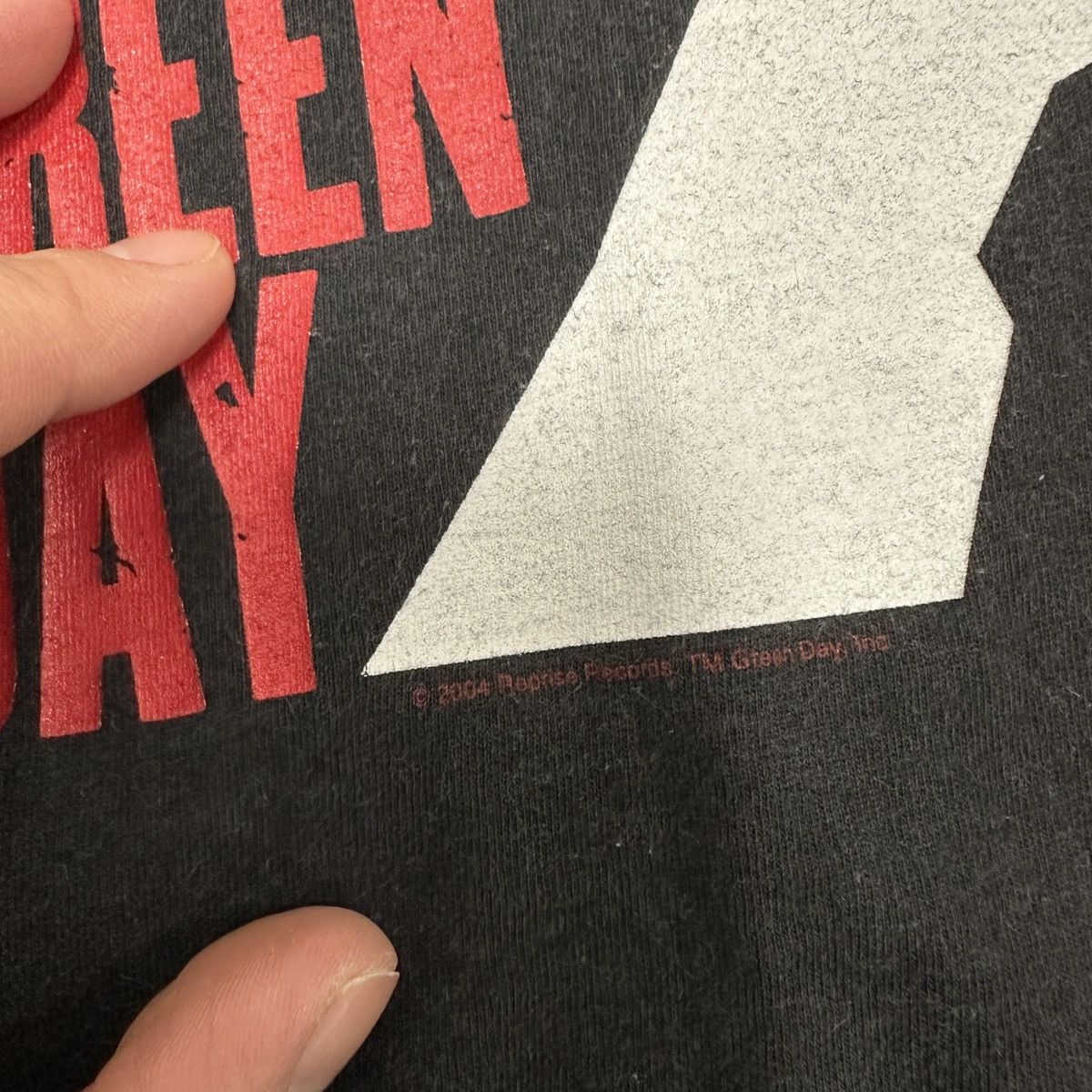 Band Tees Vintage 00s Green Day 2005 tee American Idiot 2 side print Size US M / EU 48-50 / 2 - 7 Thumbnail