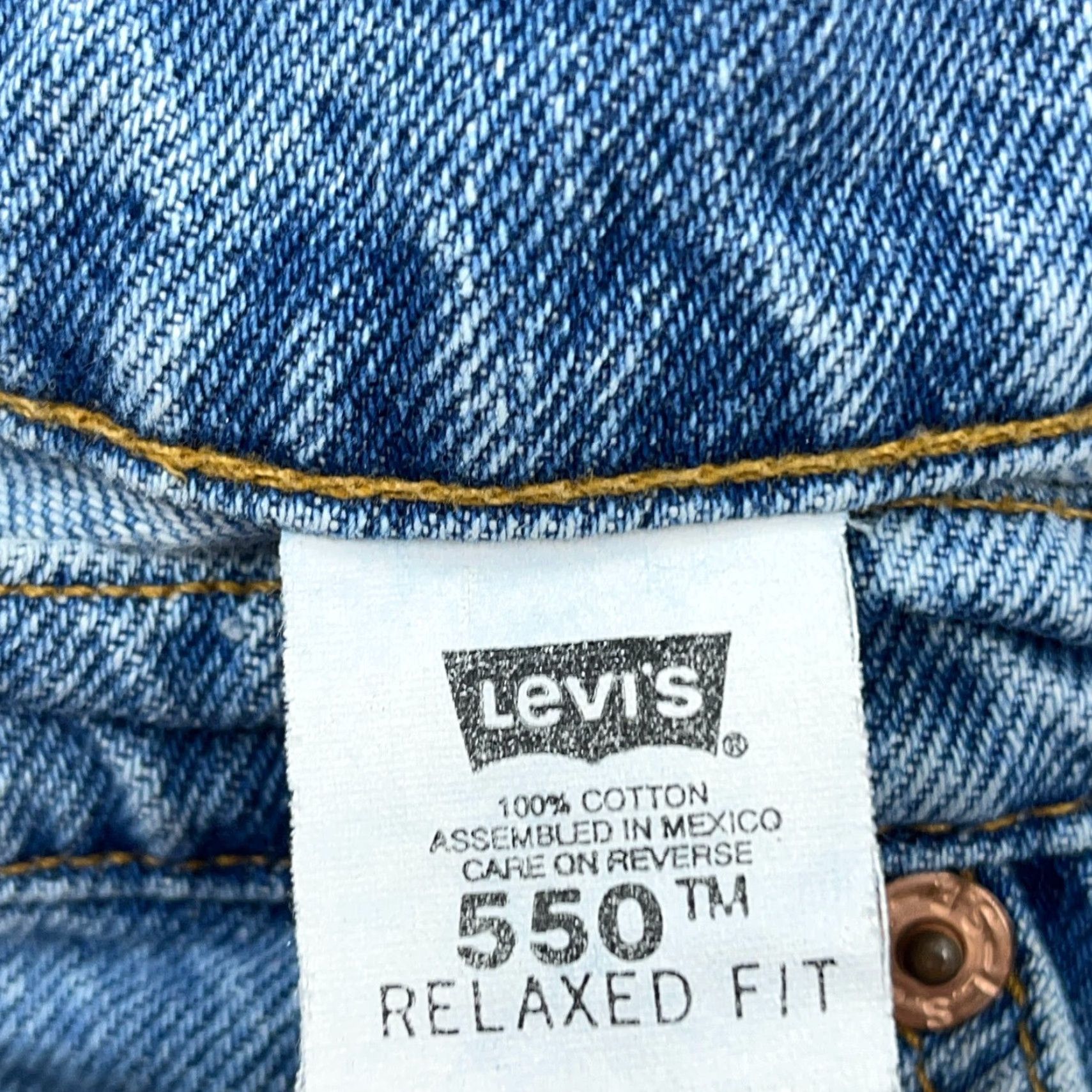 Levi's VINTAGE Levi's Shorts Men 40 550 Relaxed Loose Fit Jorts Baggy 90s Y2K Orange Tab Denim Blue 5-Pocket Mens Regular 100% Cotton Jeans Shorts Size US 40 / EU 56 - 4 Thumbnail