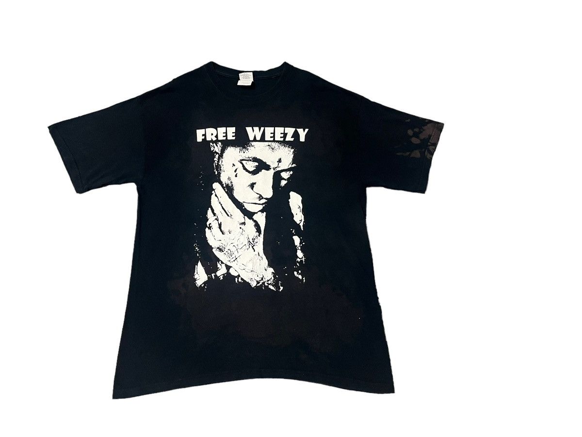 image of A Vintage Free Weezy Lil Wayne Distressed Bleach Faded Shirt in Black, Men's (Size Large)