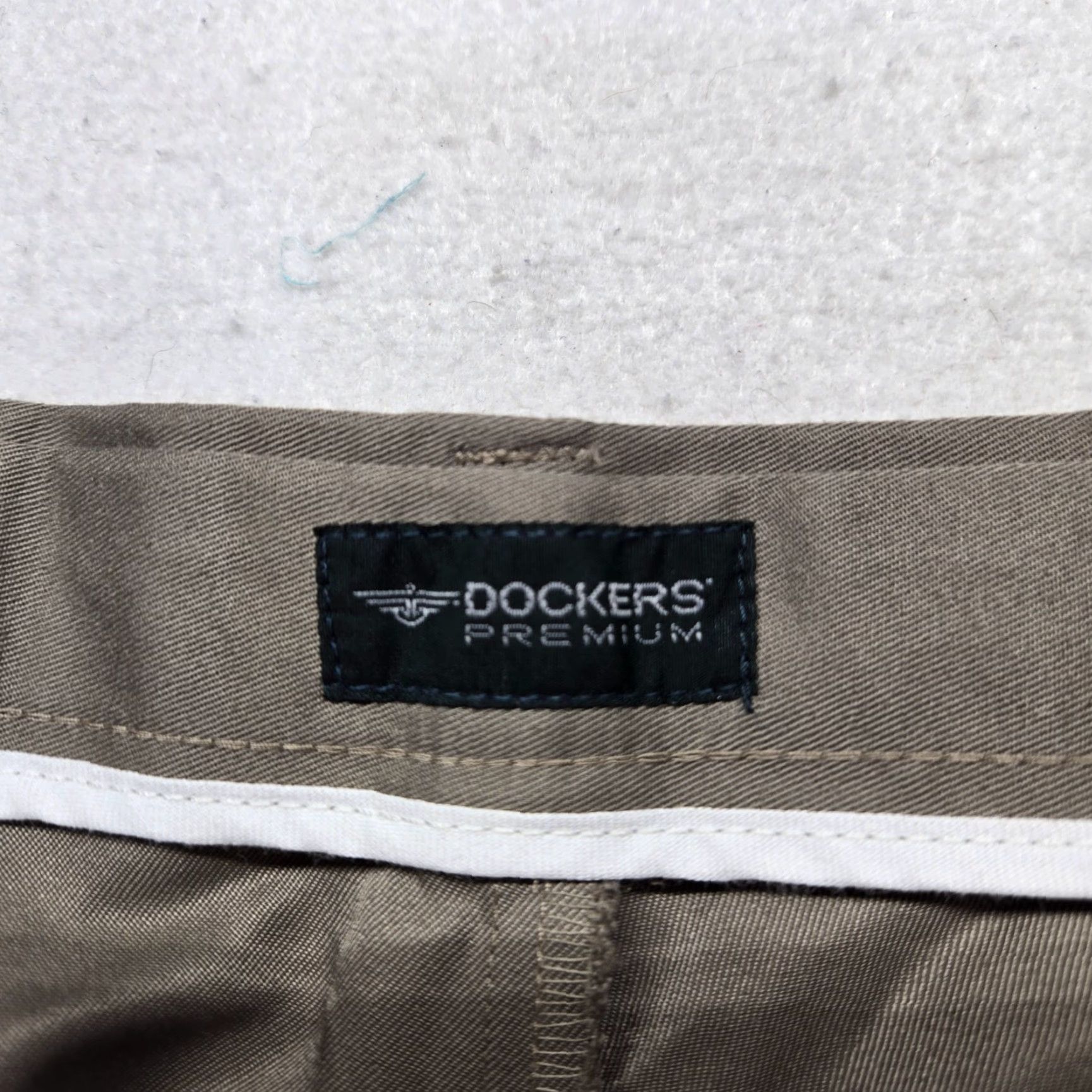 Dockers DOCKERS Pants Khakis Dockers Classic Fit 38x30 Beige Beige Tan Khakis Chinos Casual Mens 38 X 30 Regular Inseam 30 Jeans Pants Mens Size US 38 / EU 54 - 3 Thumbnail