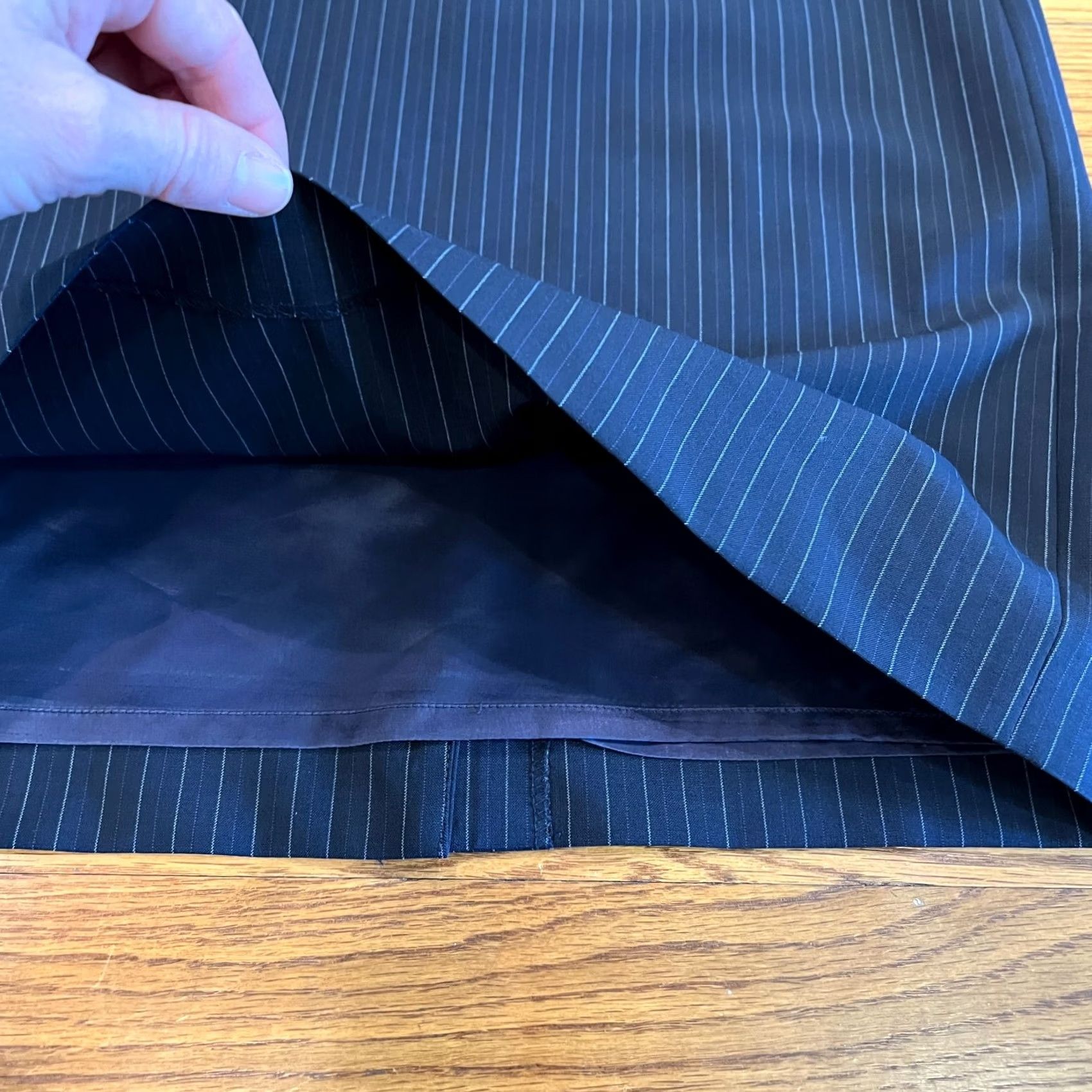 Brooks Brothers Brooks Brothers Navy Blue Pinstripe Stretch Wool Pencil Skirt Size 10 Size 32" / US 10 / IT 46 - 6 Thumbnail