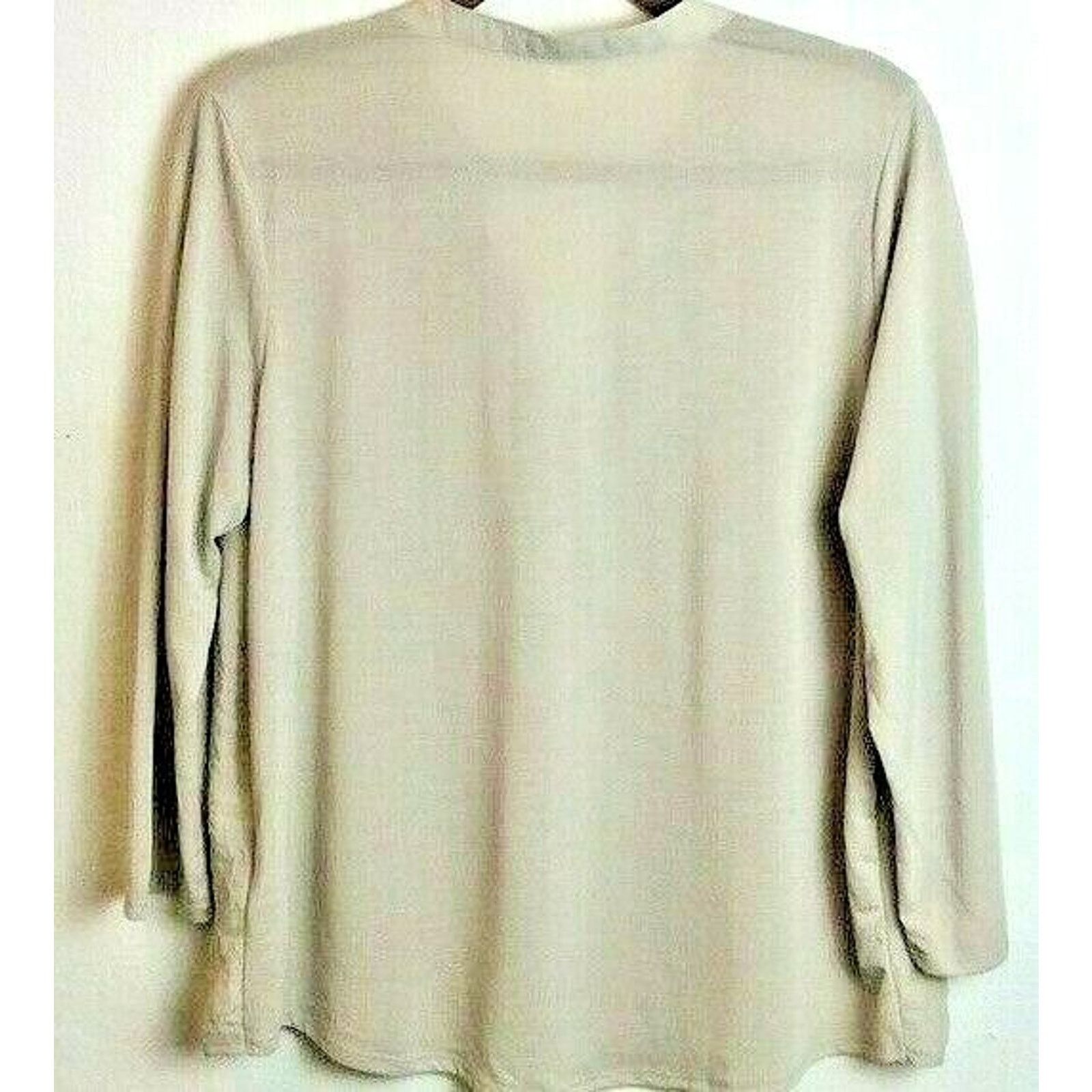 H&M H & M Blouse Double Front Pockets V Neckline 100% PolySize M Size M / US 6-8 / IT 42-44 - 2 Thumbnail