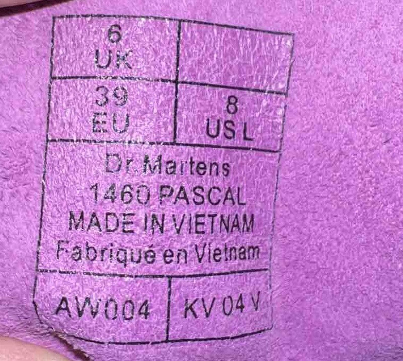 Dr. Martens Dr. Martens 1460 Pascal Animal Iridescent Pink/Purple US 8 Size US 8 / IT 38 - 11 Thumbnail
