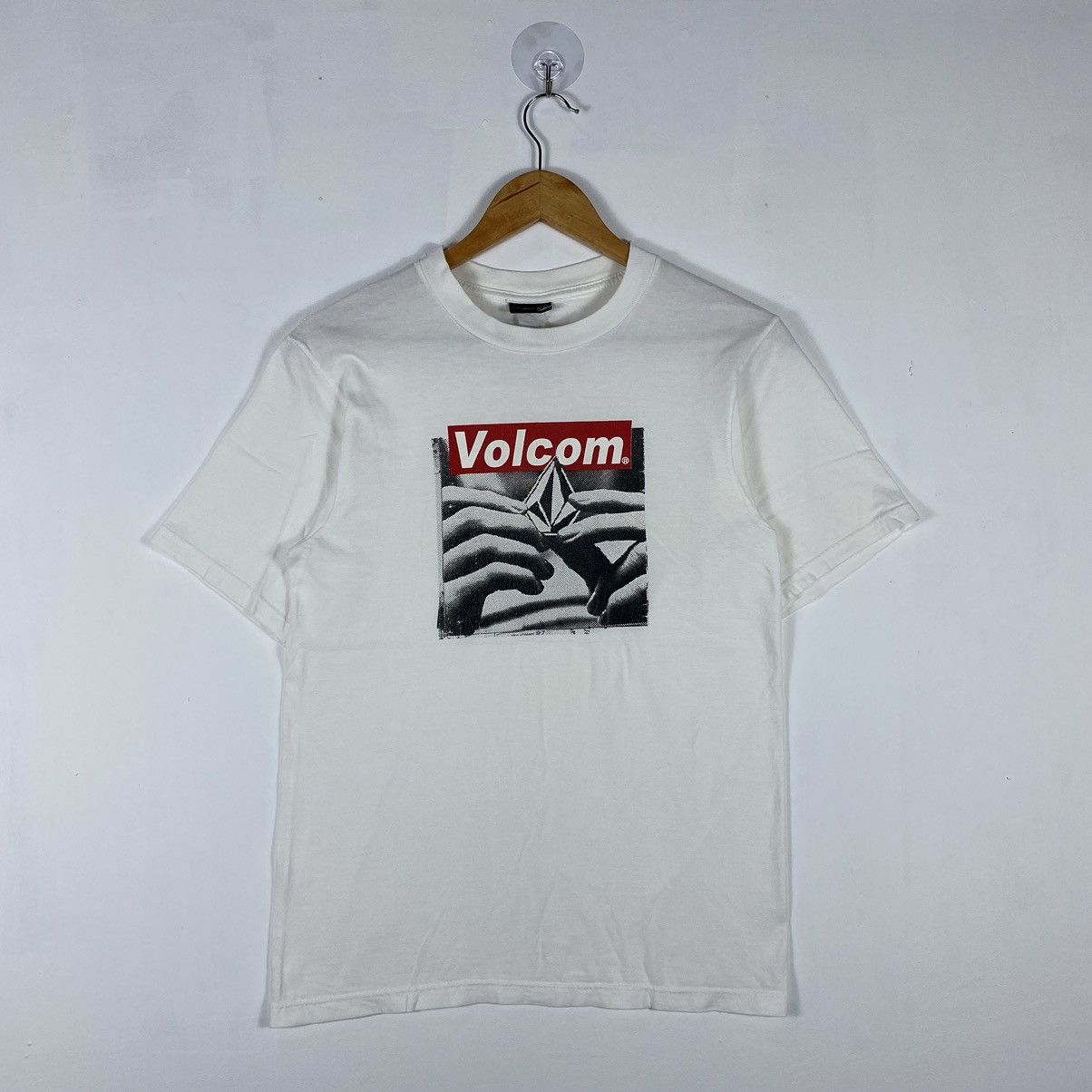 Vintage × Volcom VINTAGE 00's VOLCOM INSPIRED BY BARBARA KRUGER TEE Size US S / EU 44-46 / 1 - 2 Thumbnail