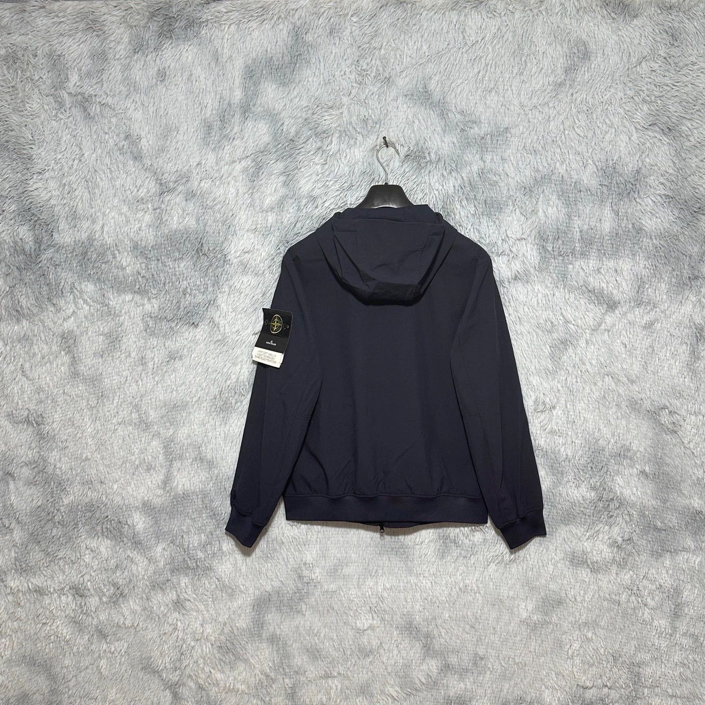 Stone Island stone island lightweight hooded jacket navy blue Size US L / EU 52-54 / 3 - 2 Thumbnail