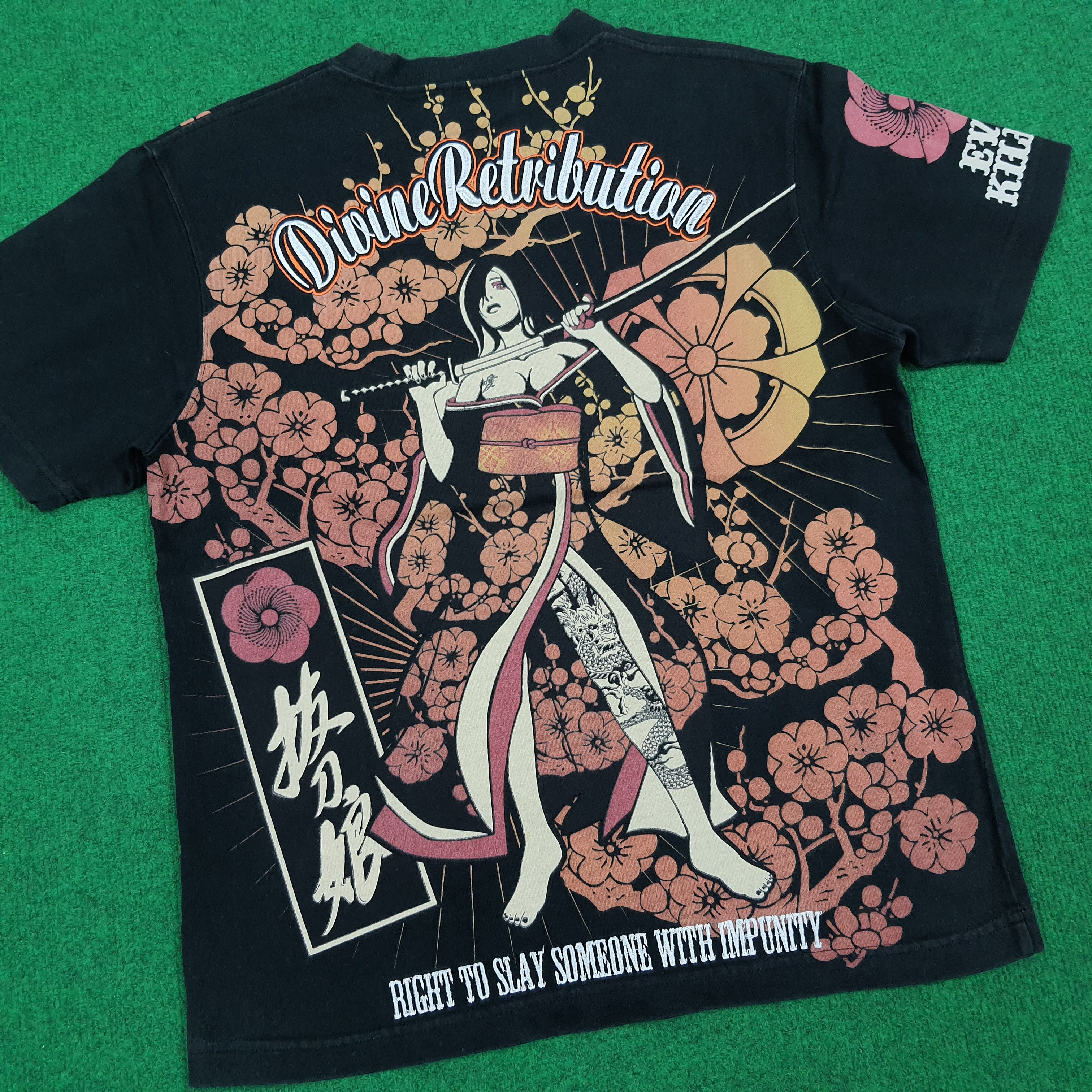 Japanese Brand × Vintage Vintage Kara Kuri Evil Kill Devine Retribution Tshirt Size US M / EU 48-50 / 2 - 2 Thumbnail