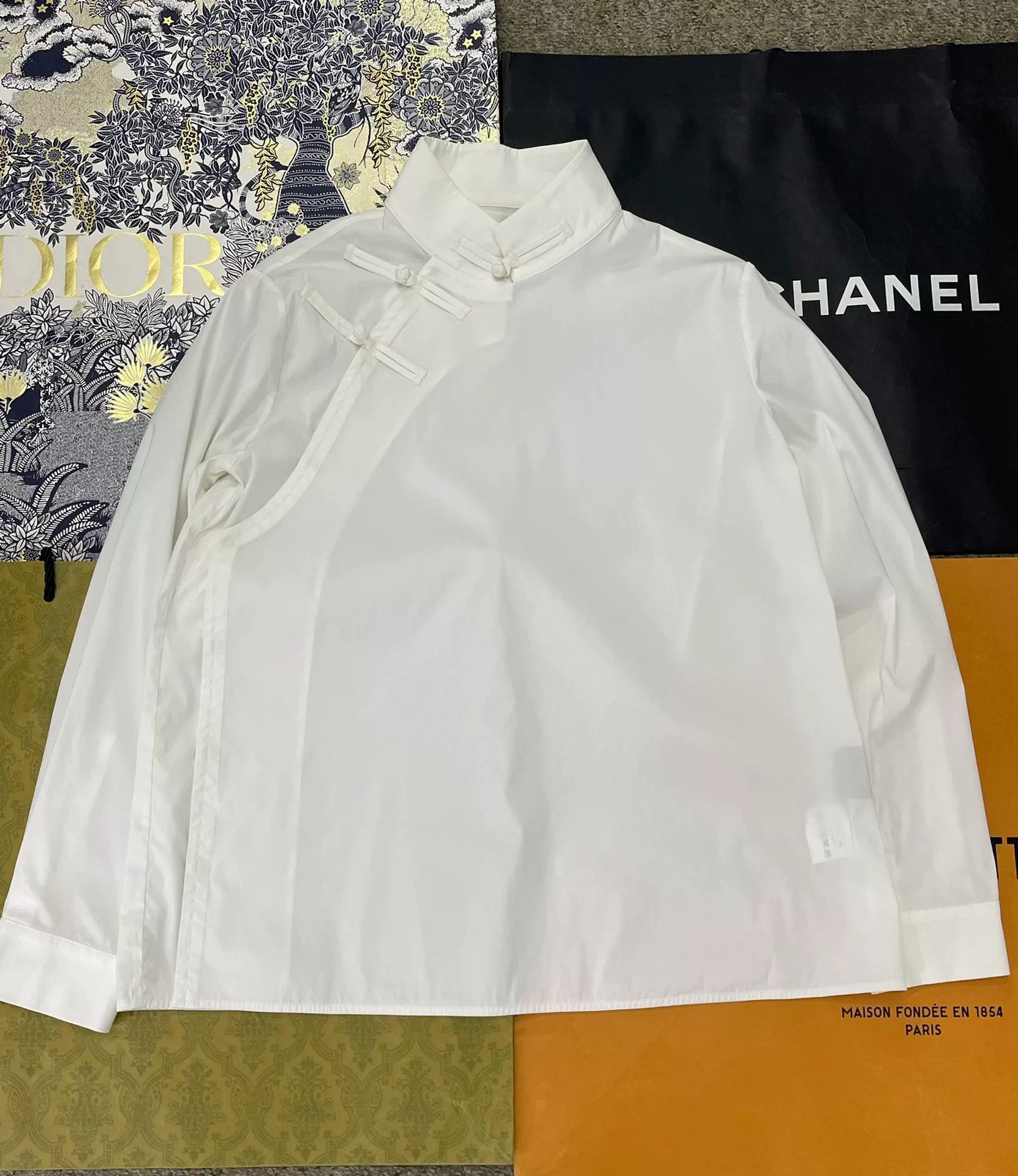 Essentials M essential White New Chinese Shirt Size S / US 4 / IT 40 - 1 Thumbnail