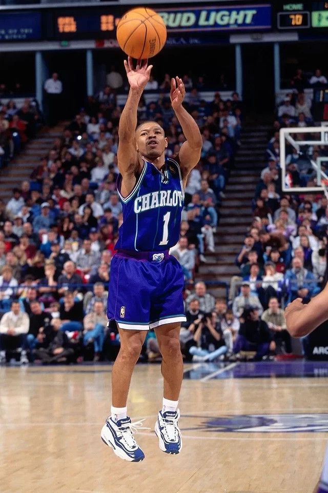 Champion CHARLOTTE HORNETS SHORTS CHAMPION 1994 BASKETBALL SHORTS NBA Size US 36 / EU 52 - 12 Thumbnail