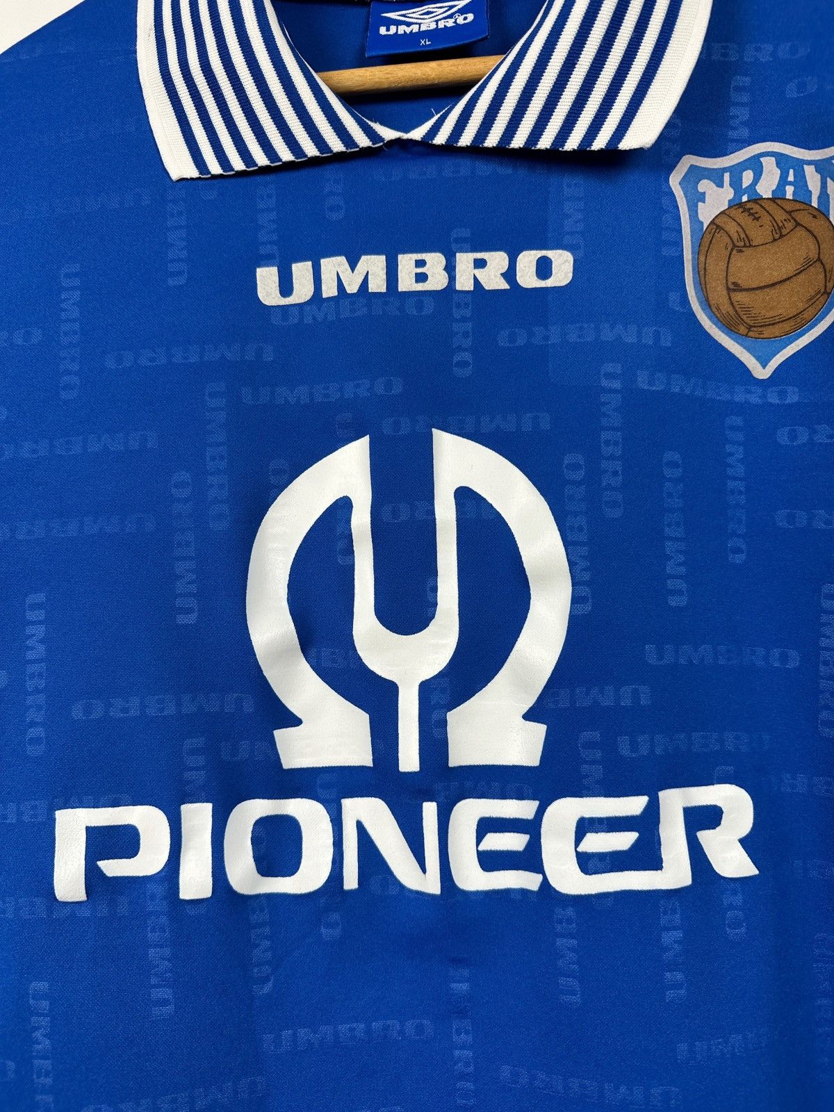 Umbro 1995/96 Vintage Fram Reykjavik Rare Home Soccer Jersey Size US XL / EU 56 / 4 - 10 Thumbnail