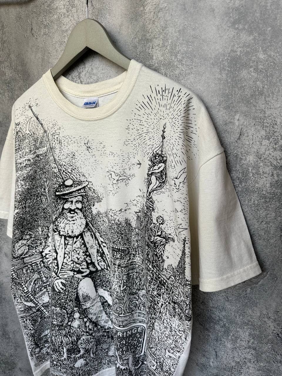 Arts & Science Gildan Graphic T-Shirt Fringe Festival Illustration Art Tee Size US XL / EU 56 / 4 - 6 Thumbnail