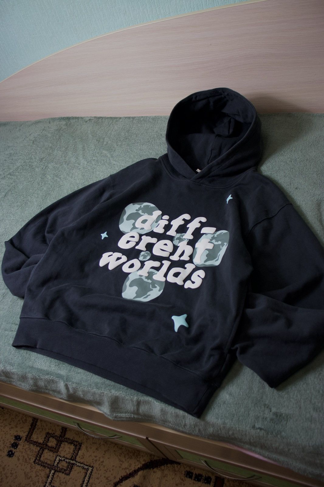 Broken Planet Broken Planet Different Worlds Hoodie Dark Blue Boxy Fit y2k Size US M / EU 48-50 / 2 - 7 Thumbnail