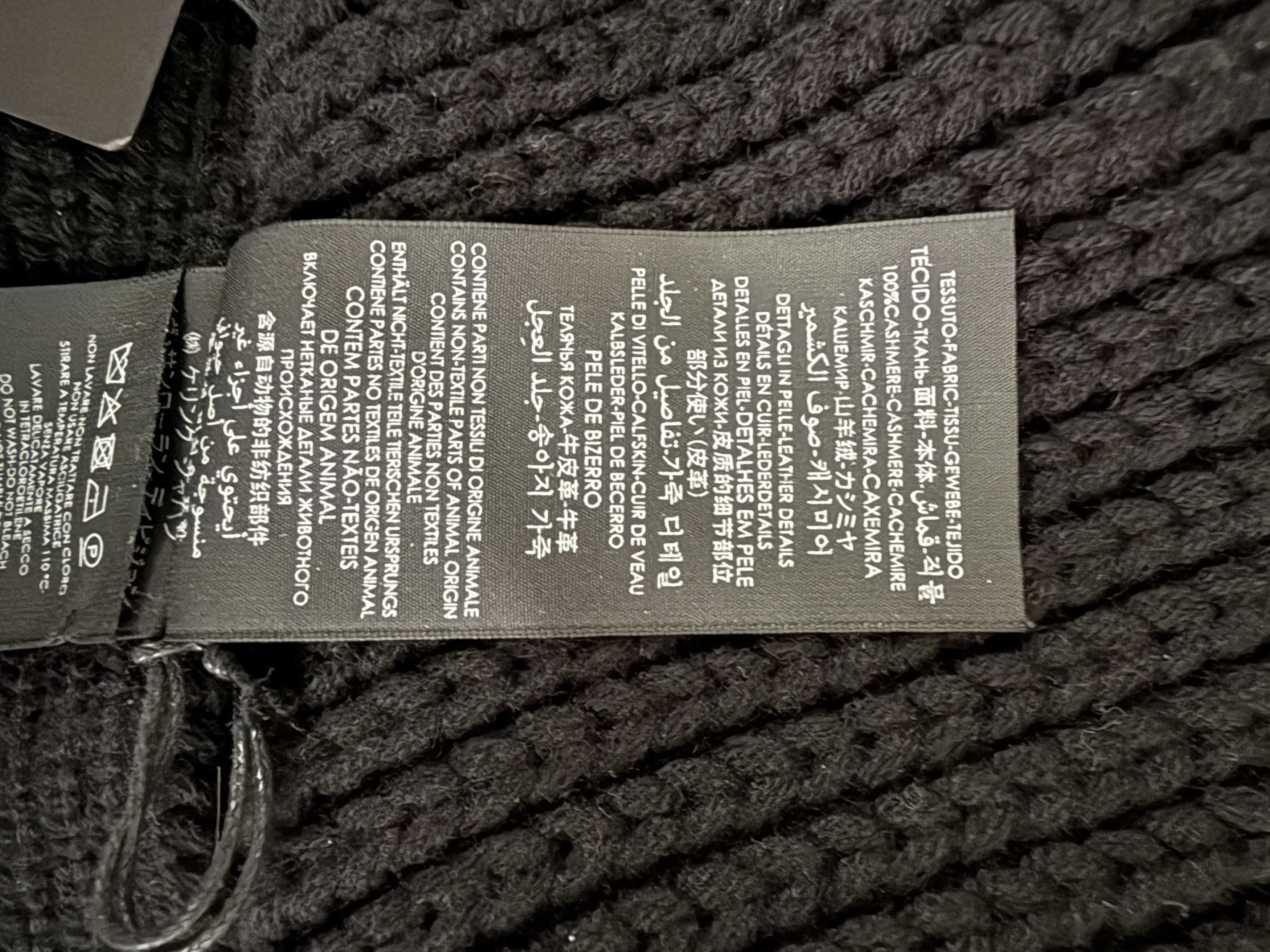 Yves Saint Laurent Hood Scarf in Black 100% Cashmere Size ONE SIZE - 4 Thumbnail
