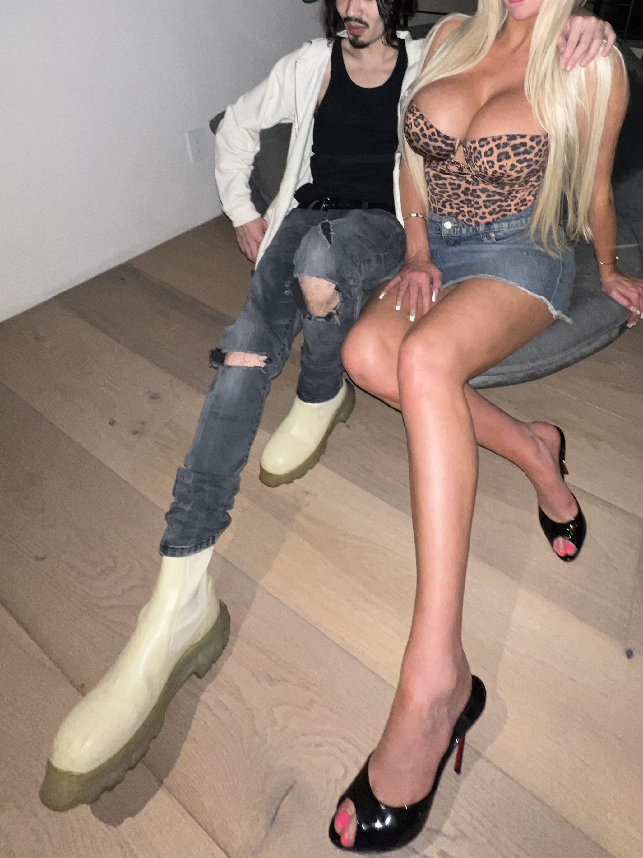 Rick Owens Rick Owens Off-White Cream Beatle Bozo Tractor Chelsea Boots Size US 9 / EU 42 - 2 Thumbnail