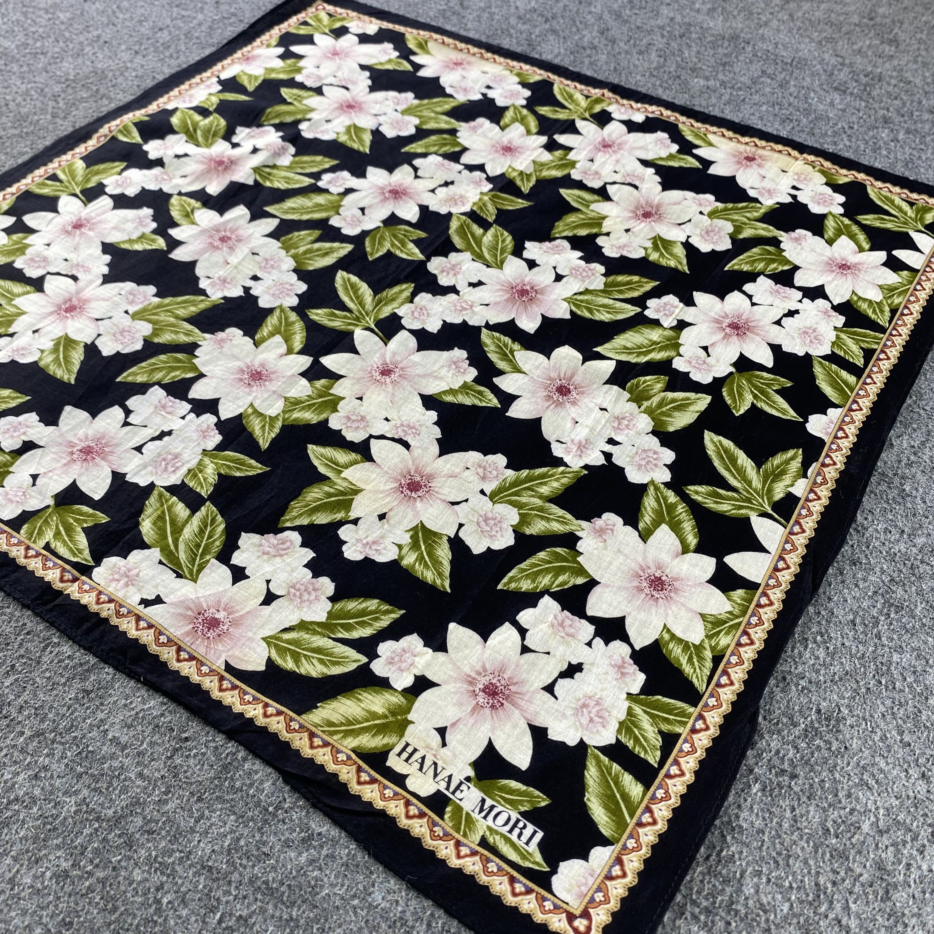 Hanae Mori Hanae Mori Handkerchief/Neckerchief/Bandana HC738 Size ONE SIZE - 2 Thumbnail