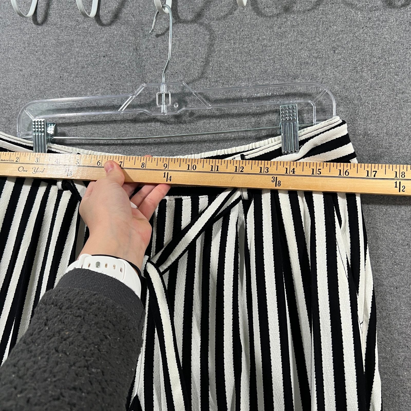 Other AnyBody Yarn Dued Textured Jersey Tapered Lea Pant with Tie Size 30" / US 8 / IT 44 - 9 Thumbnail