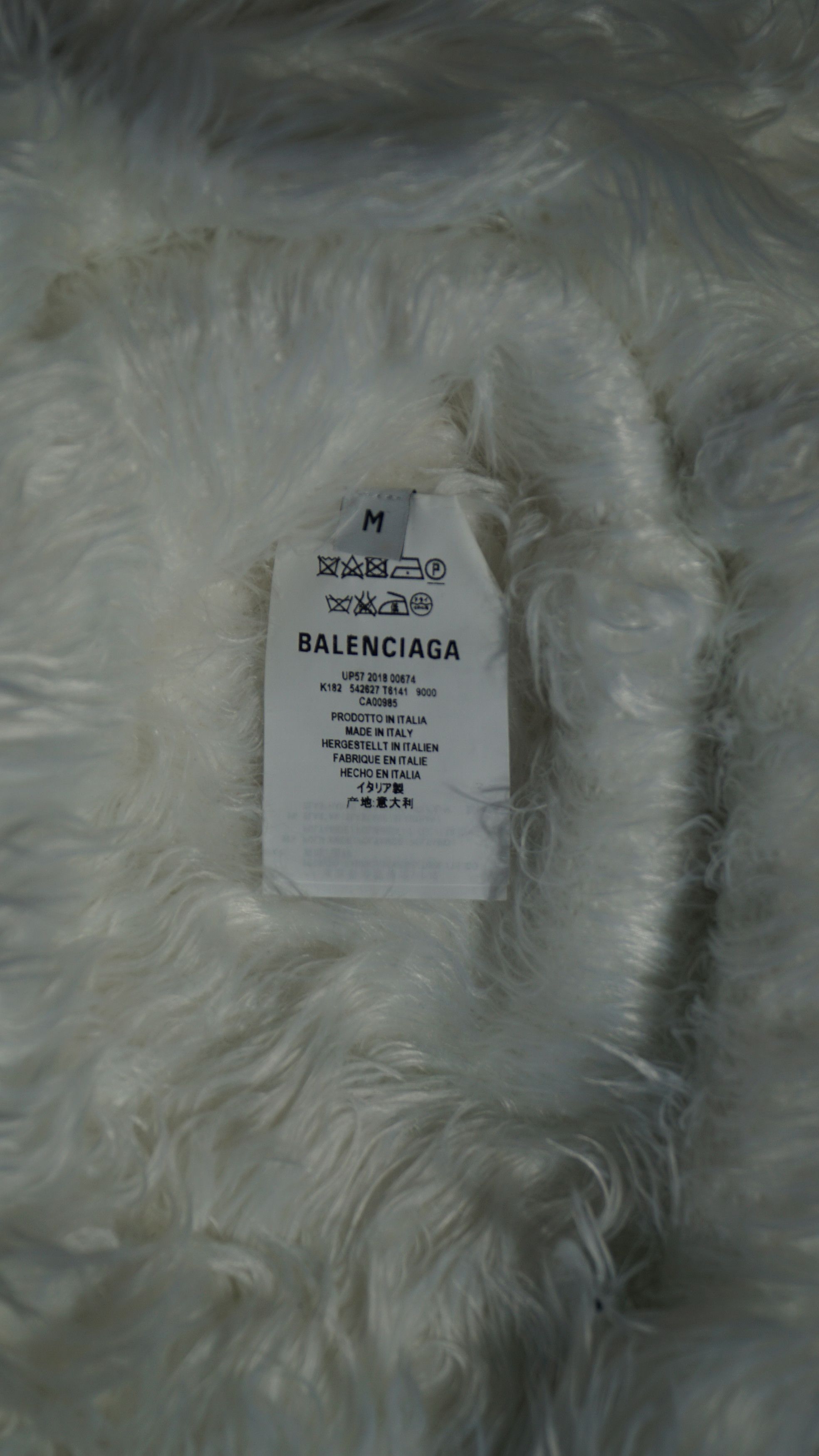 Balenciaga Balenciaga Faux Fur sweater FW18 Size US M / EU 48-50 / 2 - 3 Thumbnail