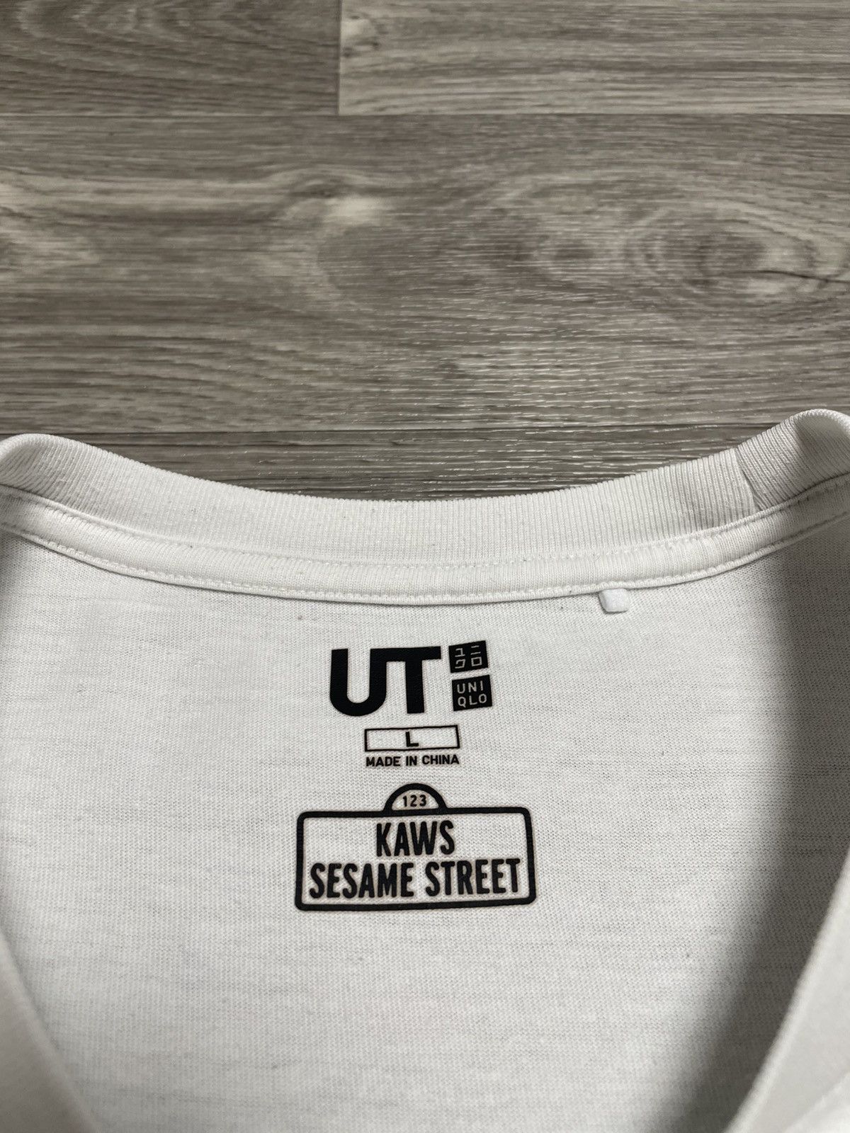 Kaws × Uniqlo KAWS X UNIQLO X SESAME STREET COMPANION TRASH CAN WHITE TEE Size US L / EU 52-54 / 3 - 10 Thumbnail