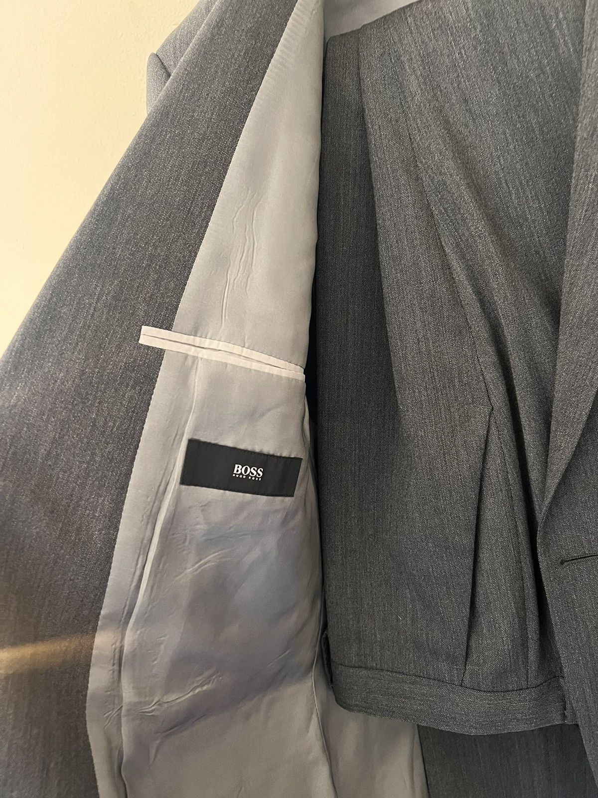 Hugo Boss Boss 42R Grey 2 Piece Suit 100% Wool Like New Size 42R - 3 Thumbnail