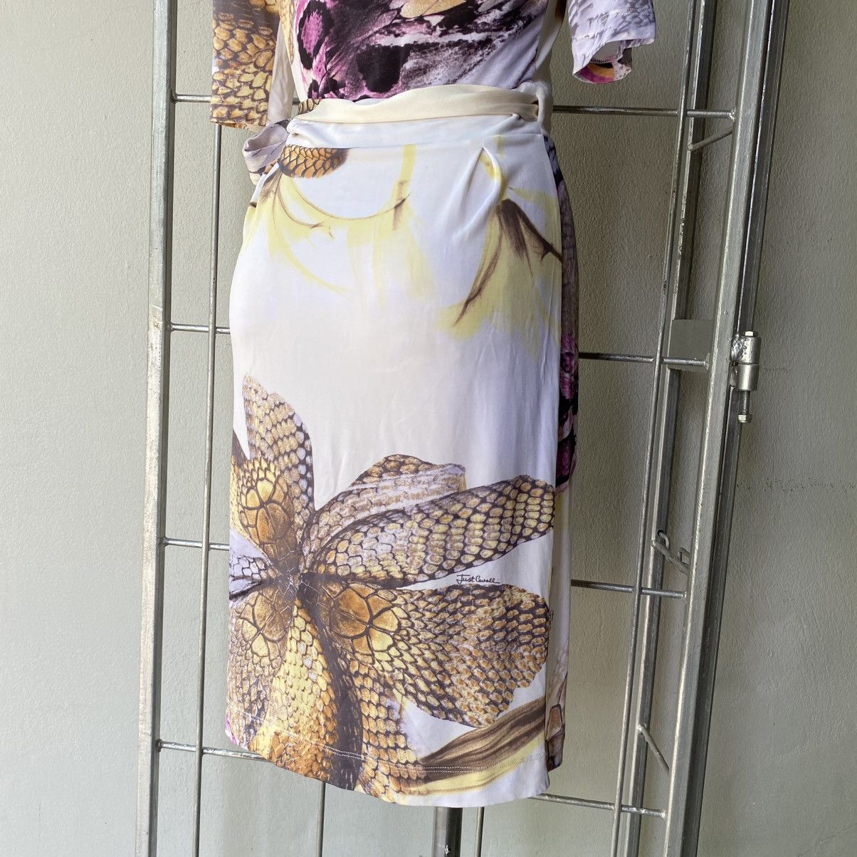 Just Cavalli Just Cavalli White Botanical Wrap Dress Size XS / US 0-2 / IT 36-38 - 22 Thumbnail