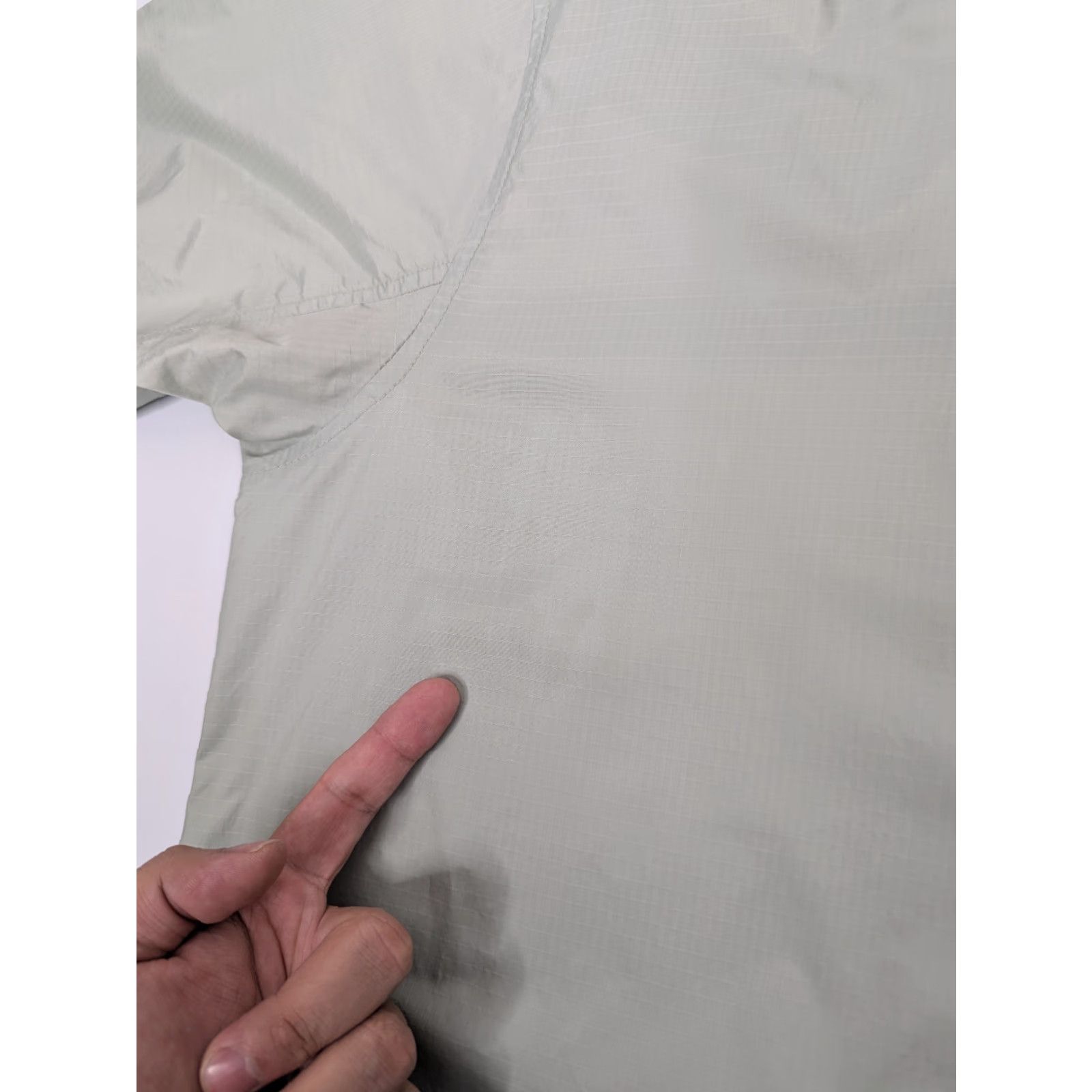 Vintage VINTAGE Silver Tab Levis Nylon Shirt Men’s M Gray Green Pocket 1990s Short Sleeve Full Zip Size US M / EU 48-50 / 2 - 3 Thumbnail