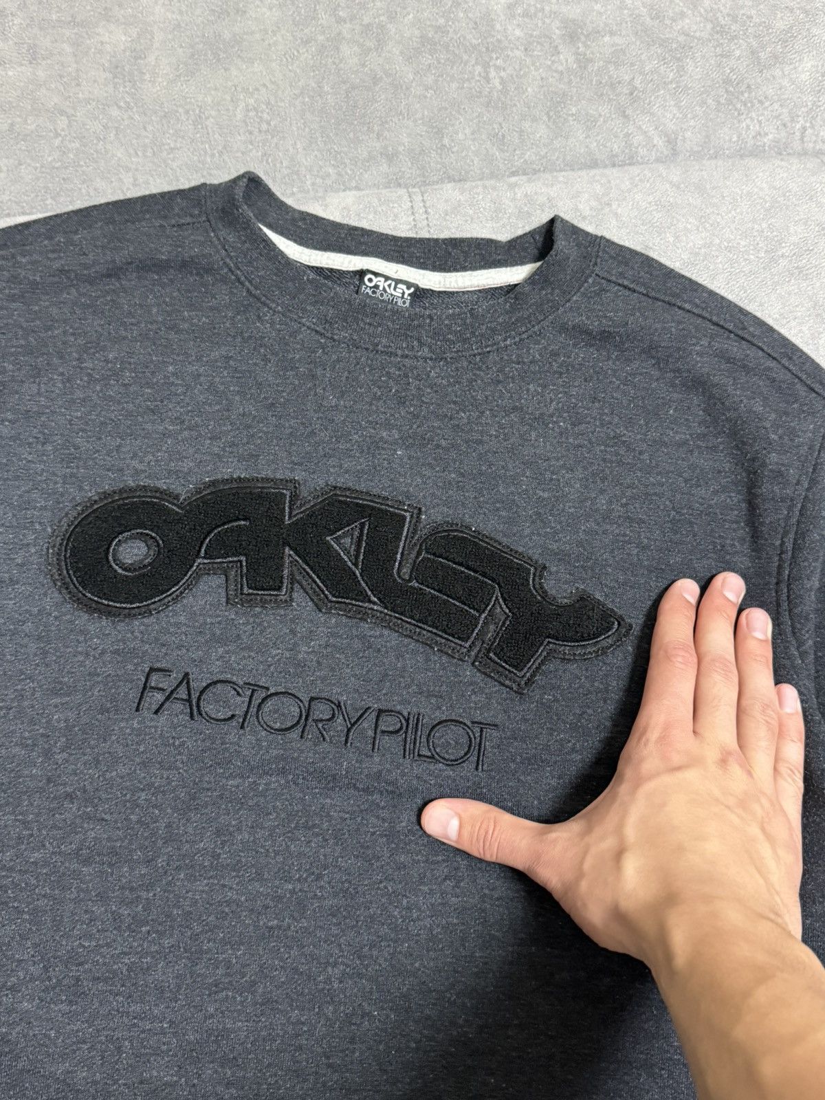 Oakley Rare Oakley Factory Y2K outdoor sweatshirt mens size XL Size US XL / EU 56 / 4 - 8 Thumbnail