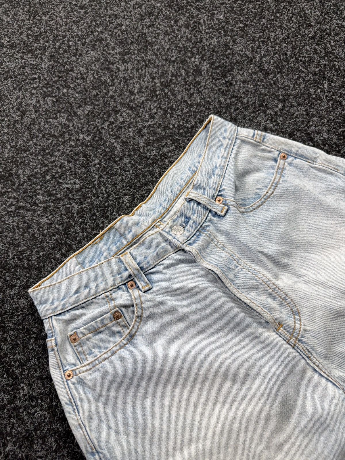 Levi's Vintage Clothing 90s Vintage Levi's 501 Made In Australia Light Wash Jeans Size US 29 - 9 Thumbnail