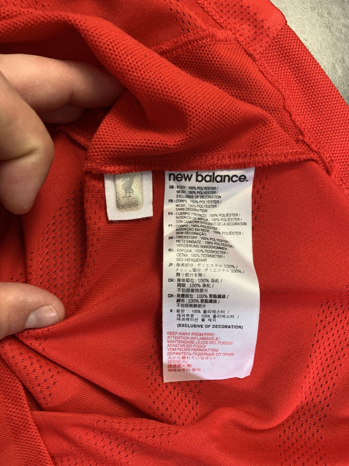 Vintage Liverpool New Balance 16/17 Home Jersey Size US M / EU 48-50 / 2 - 9 Thumbnail