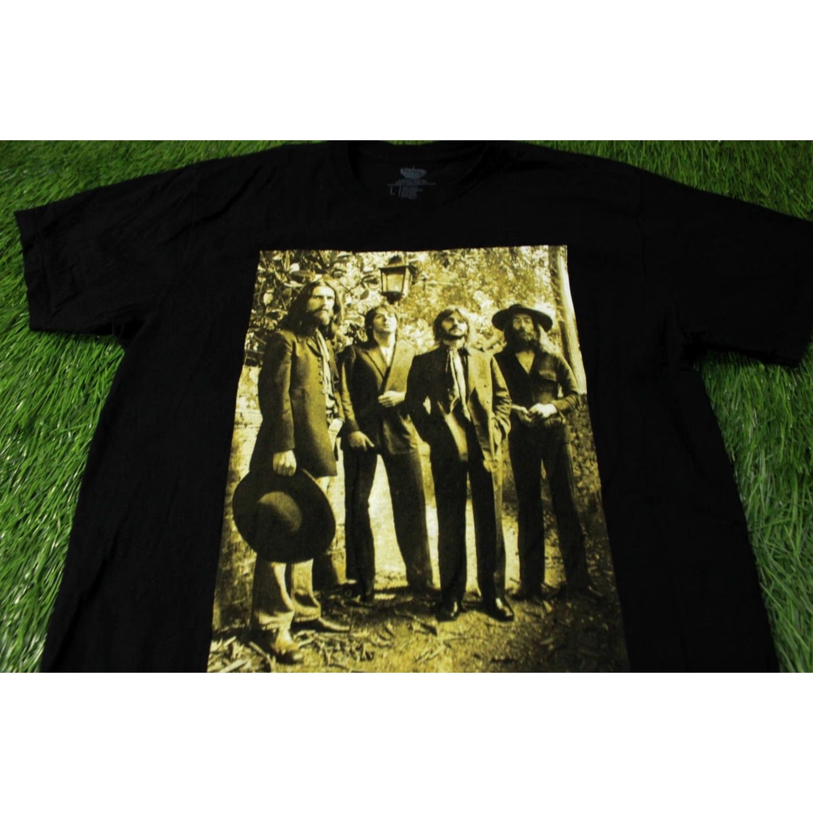 Vintage THE BEATLES Shirt Official Product Men Rock Casual Black 2016 L Long Pit to Pit 52 cm 70 cm Jersey Tee Size L Size US L / EU 52-54 / 3 - 2 Thumbnail