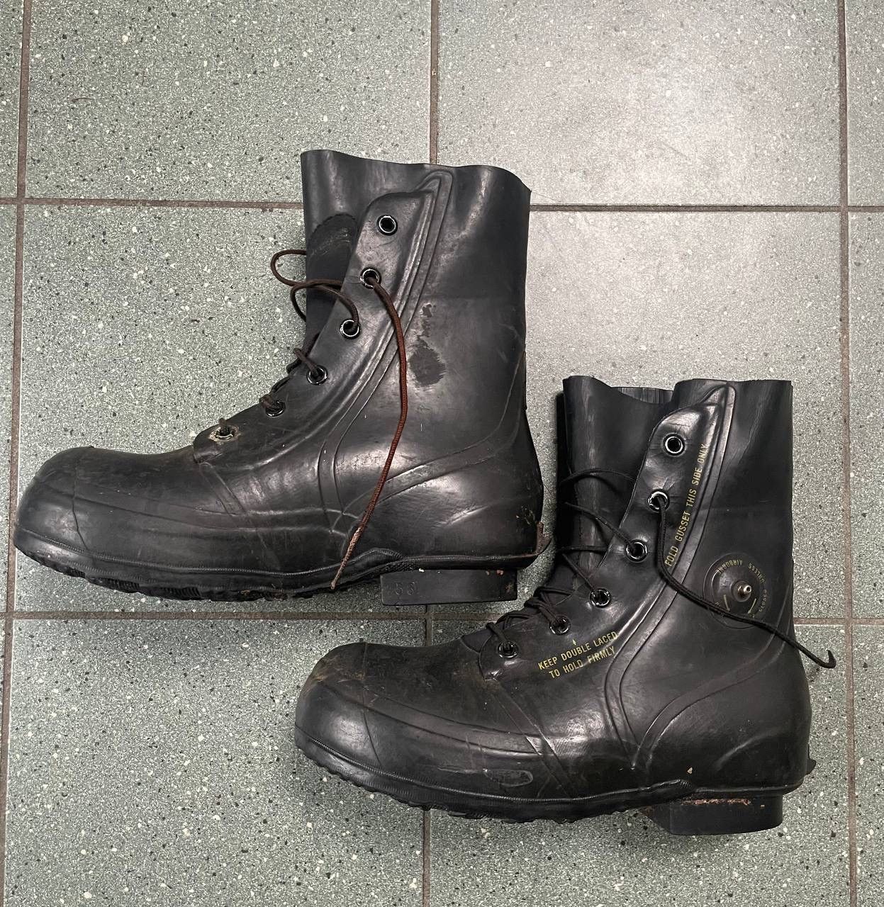 Bata × Mickey Mouse US Military Bata Mickey Mouse Boots Size US 11 / EU 44 - 5 Thumbnail