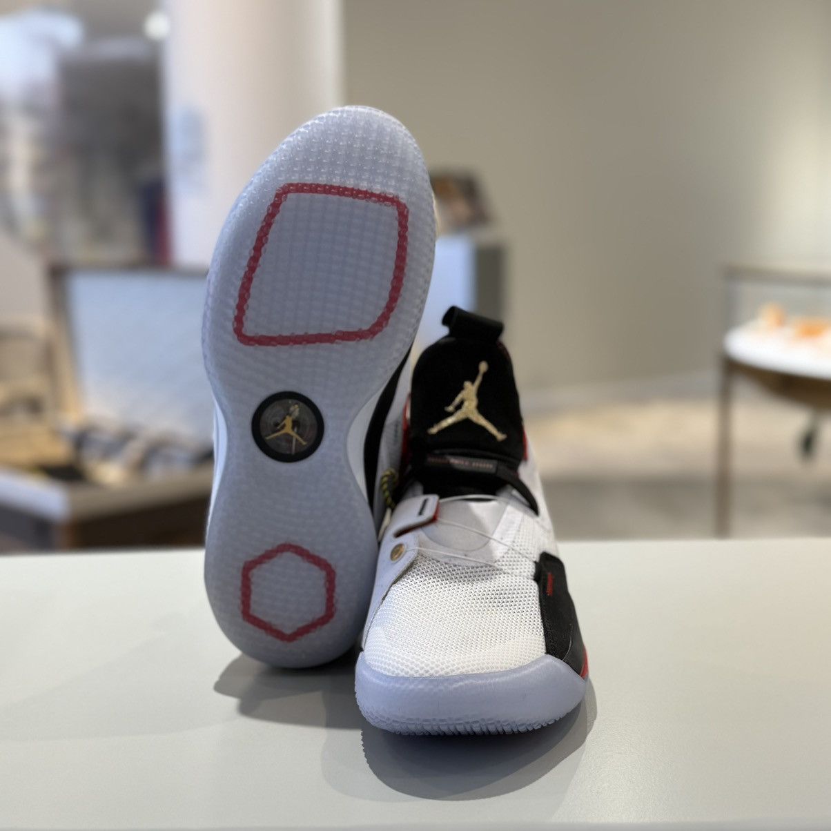 Jordan Brand Air Jordan XXXIII Future of Flight Size US 10.5 / EU 43-44 - 2 Thumbnail