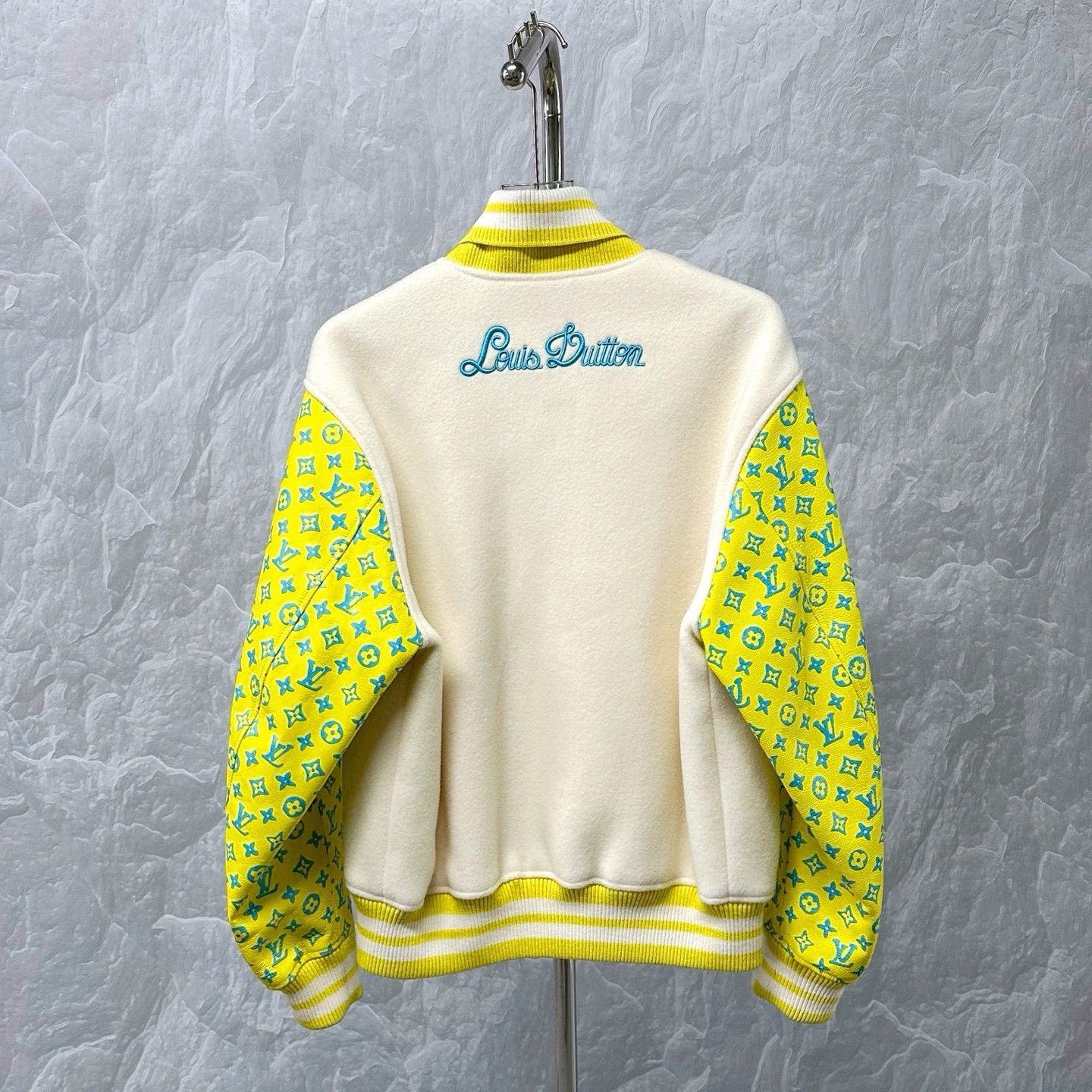 Louis Vuitton Louis Vuitton Embroidered Puppy Patchwork Jacket Size US M / EU 48-50 / 2 - 4 Thumbnail