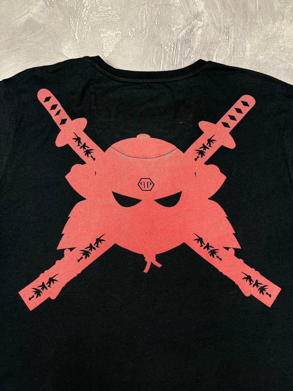Philipp Plein Philipp Plein Samurai Skull Graphic Men's T-Shirt Black Red Size US XL / EU 56 / 4 - 12 Thumbnail