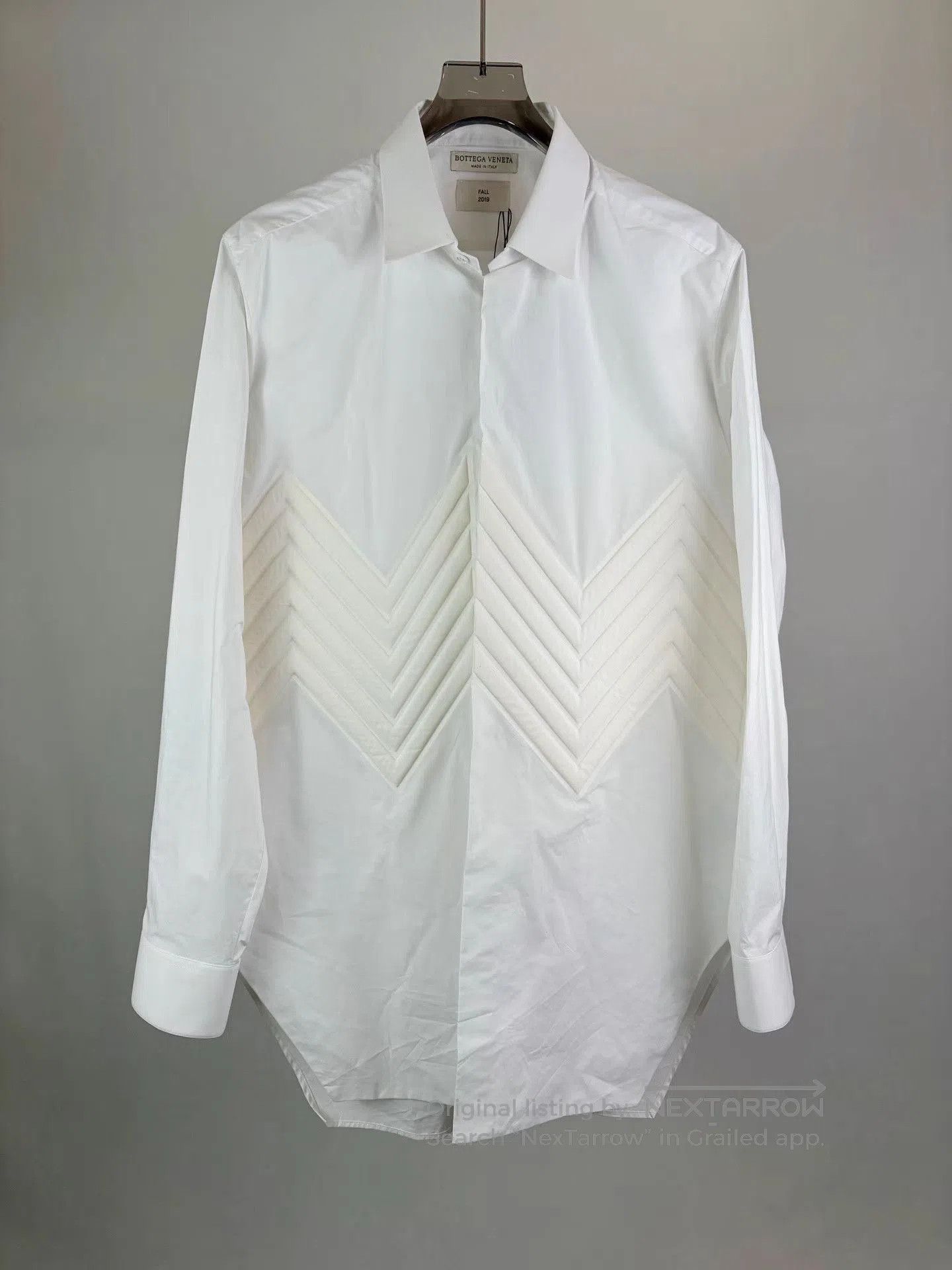 Bottega Veneta White Button. Size US XS / EU 42 / 0 - 1 Thumbnail